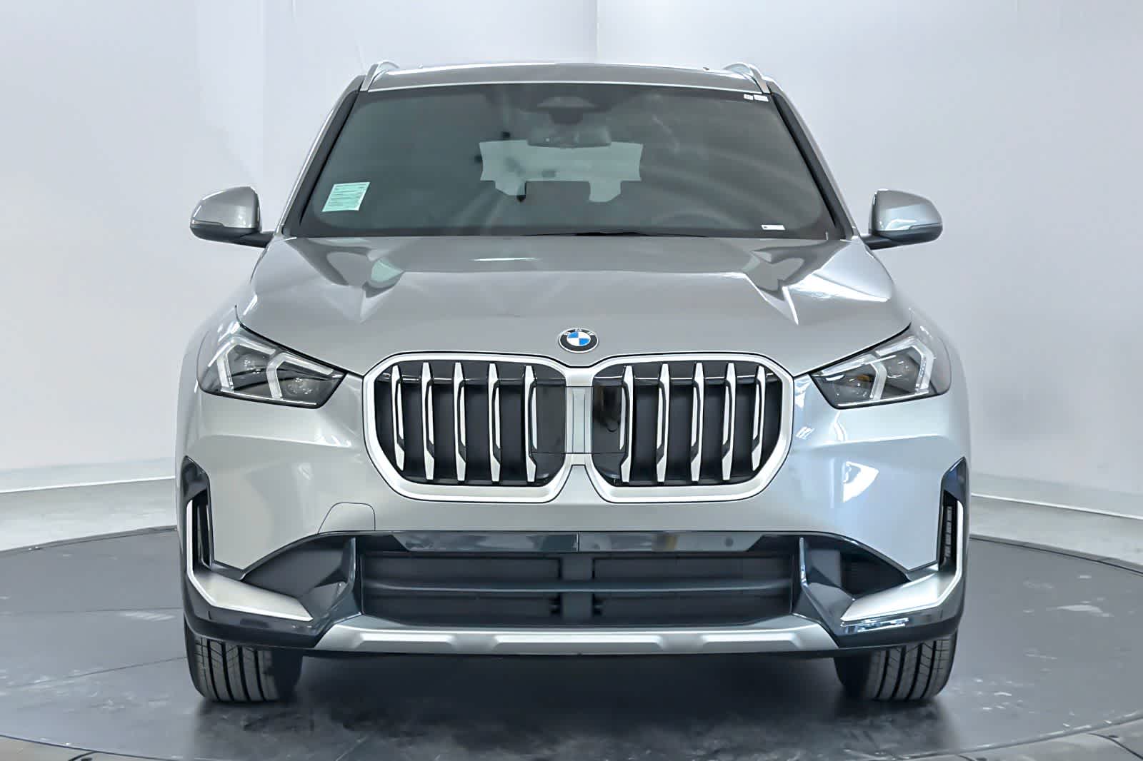 Thumbnail: 2026 BMW X1 - 10