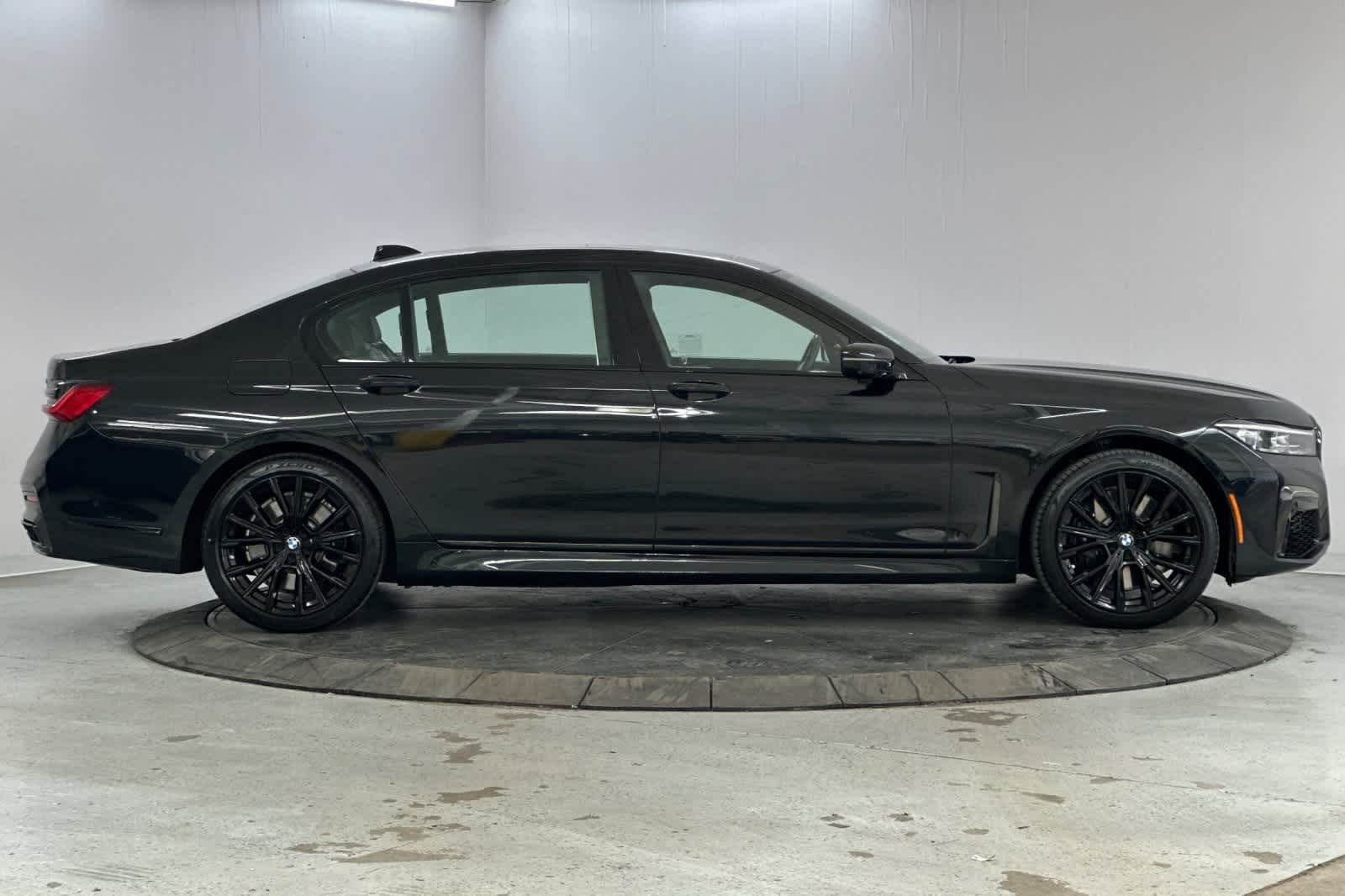 Thumbnail: 2022 BMW 7 Series - 8