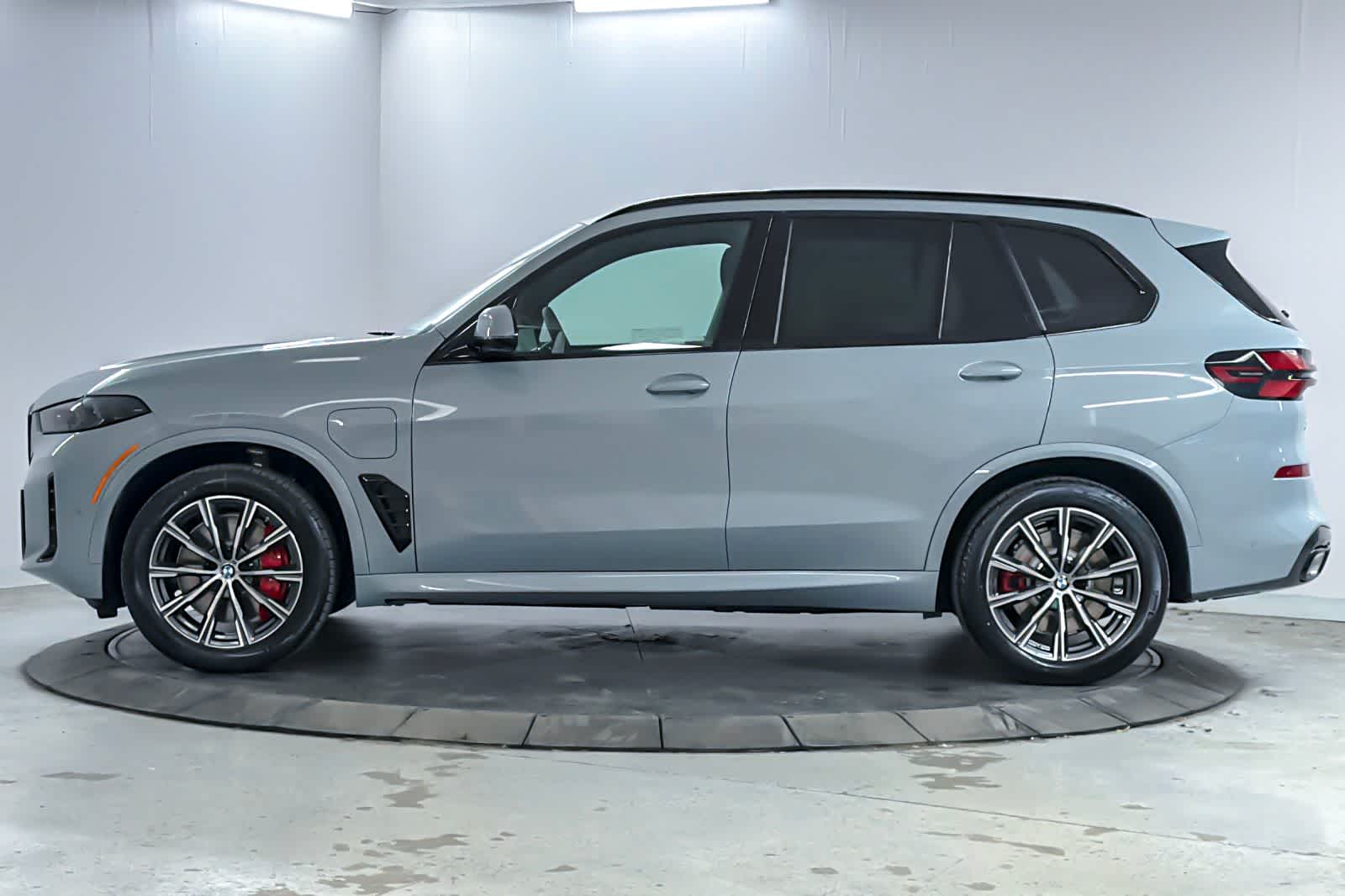 Thumbnail: 2026 BMW X5 - 5