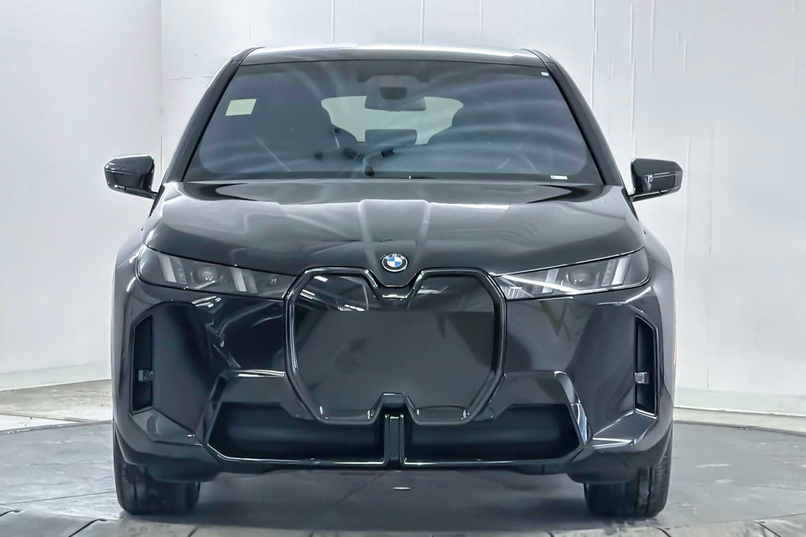 Thumbnail: 2026 BMW iX - 10