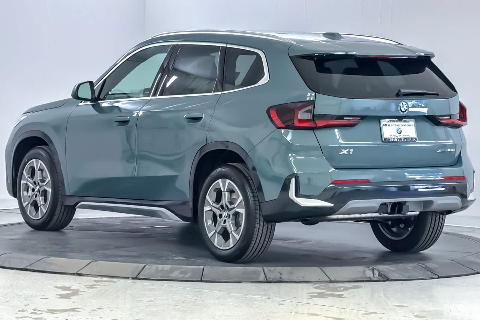 Thumbnail: 2026 BMW X1 - 6