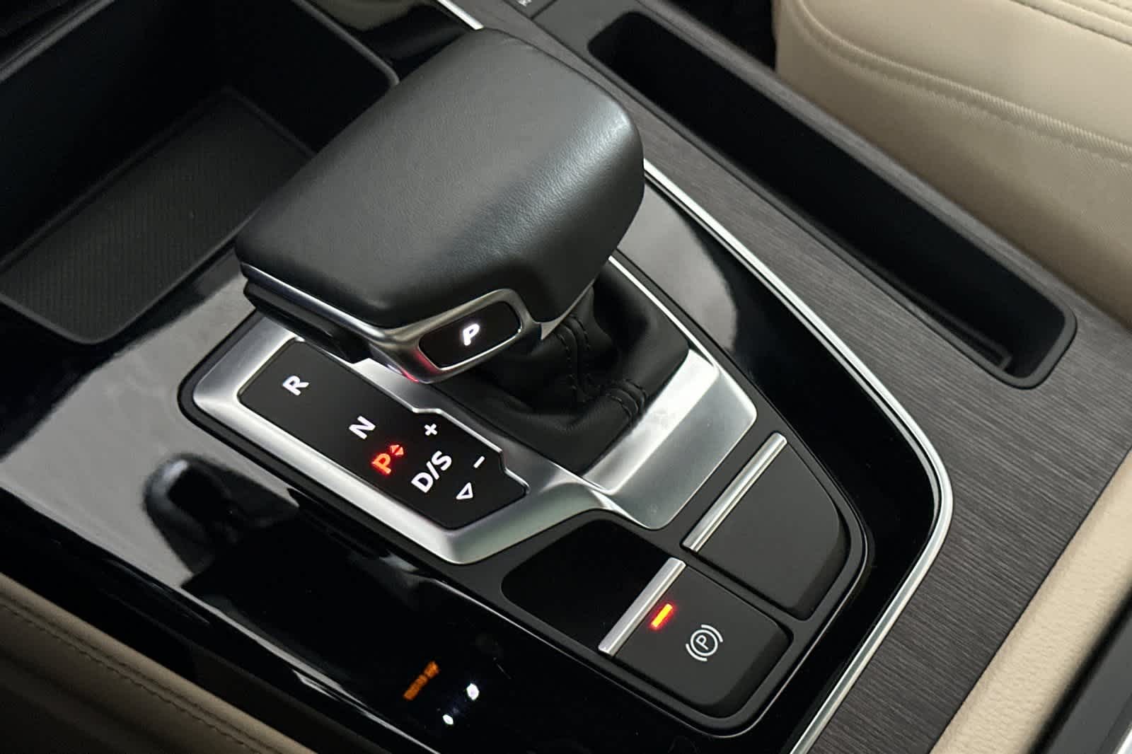 Thumbnail: 2022 Audi Q5 - 21