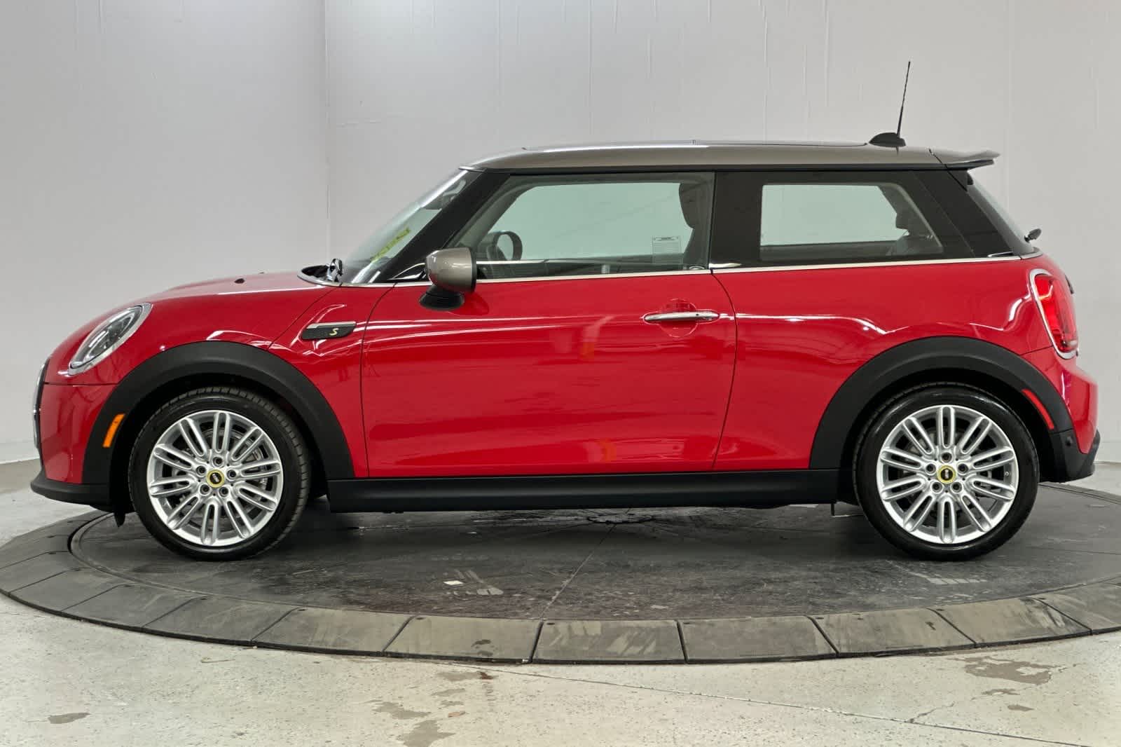 Thumbnail: 2024 MINI Cooper Hardtop - 5