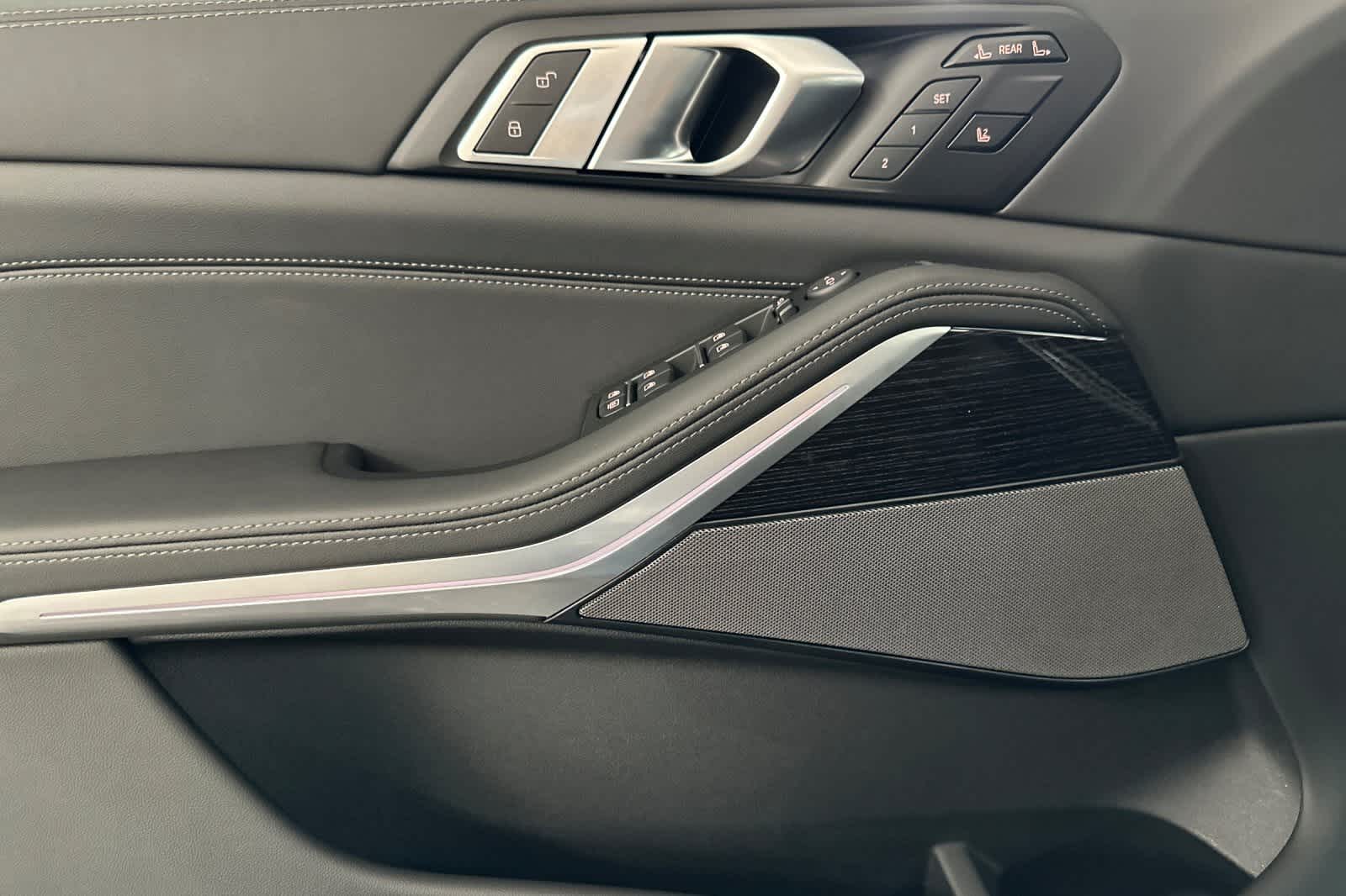 Thumbnail: 2026 BMW X7 - 12