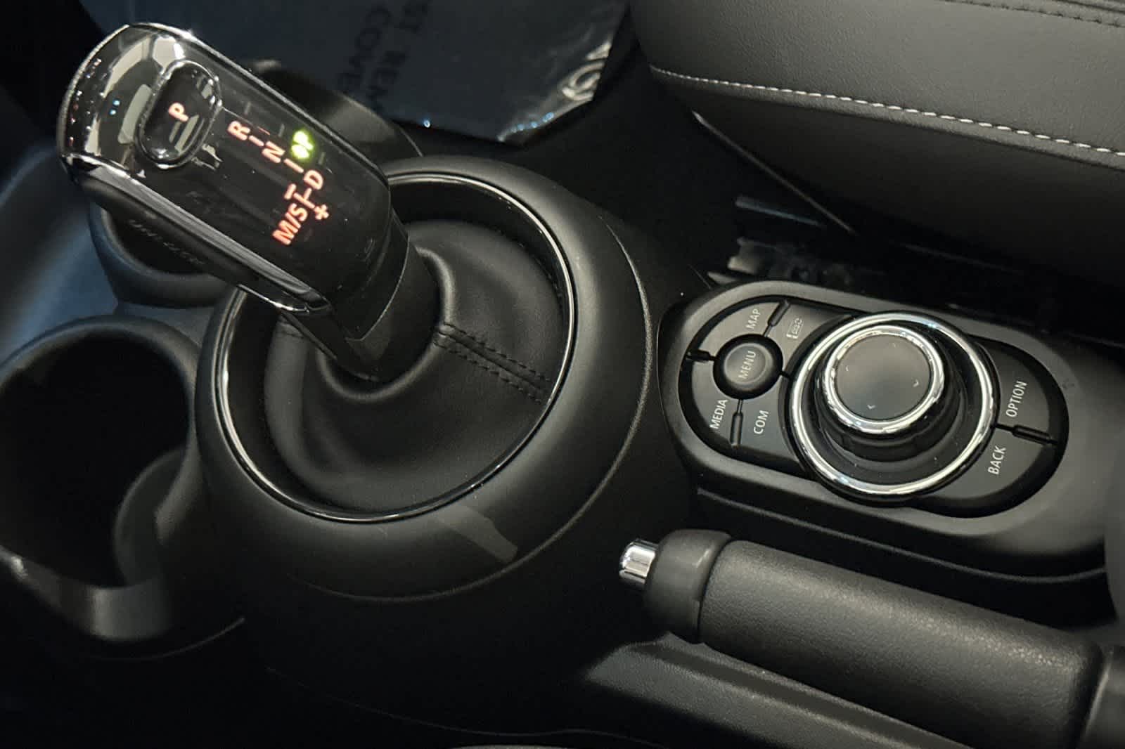 Thumbnail: 2023 MINI Cooper Hardtop - 21