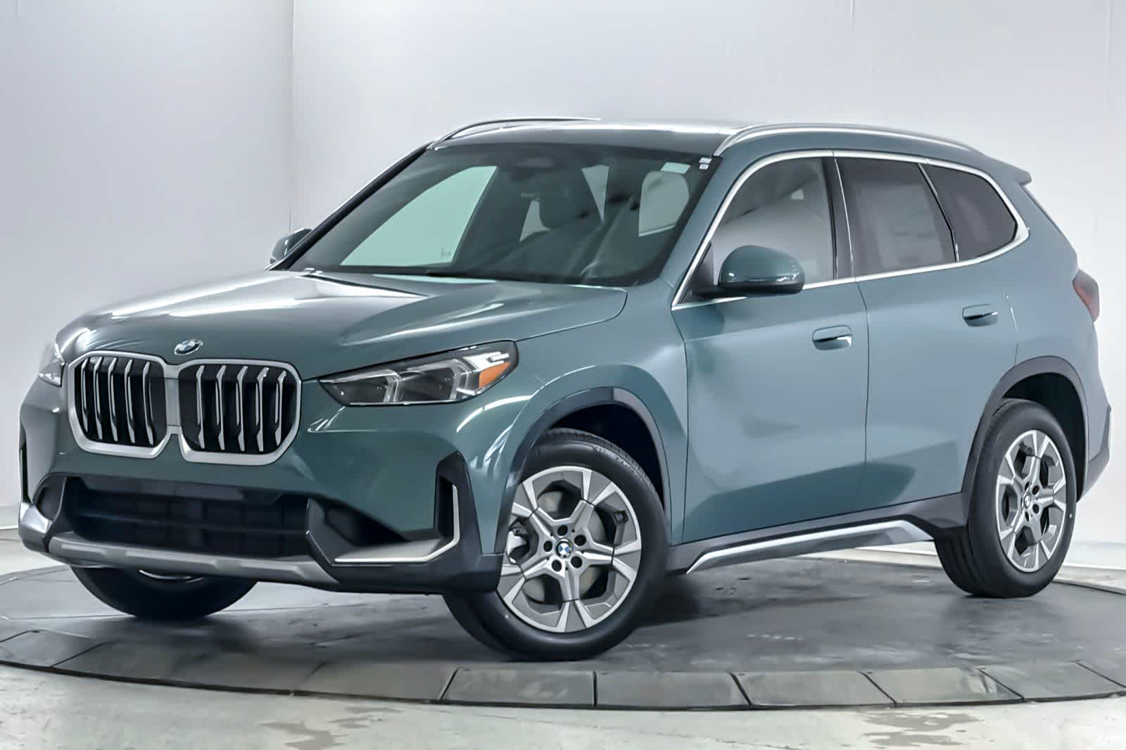 Thumbnail: 2026 BMW X1 - 1