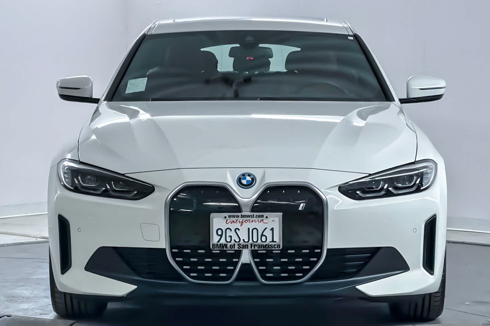 Thumbnail: 2023 BMW i4 - 10
