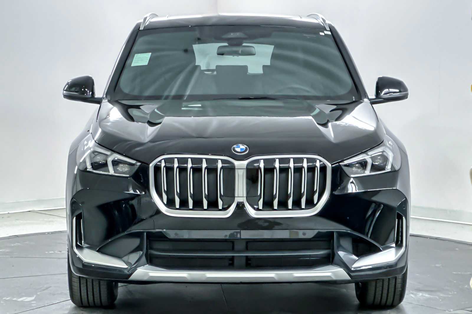 Thumbnail: 2026 BMW X1 - 10