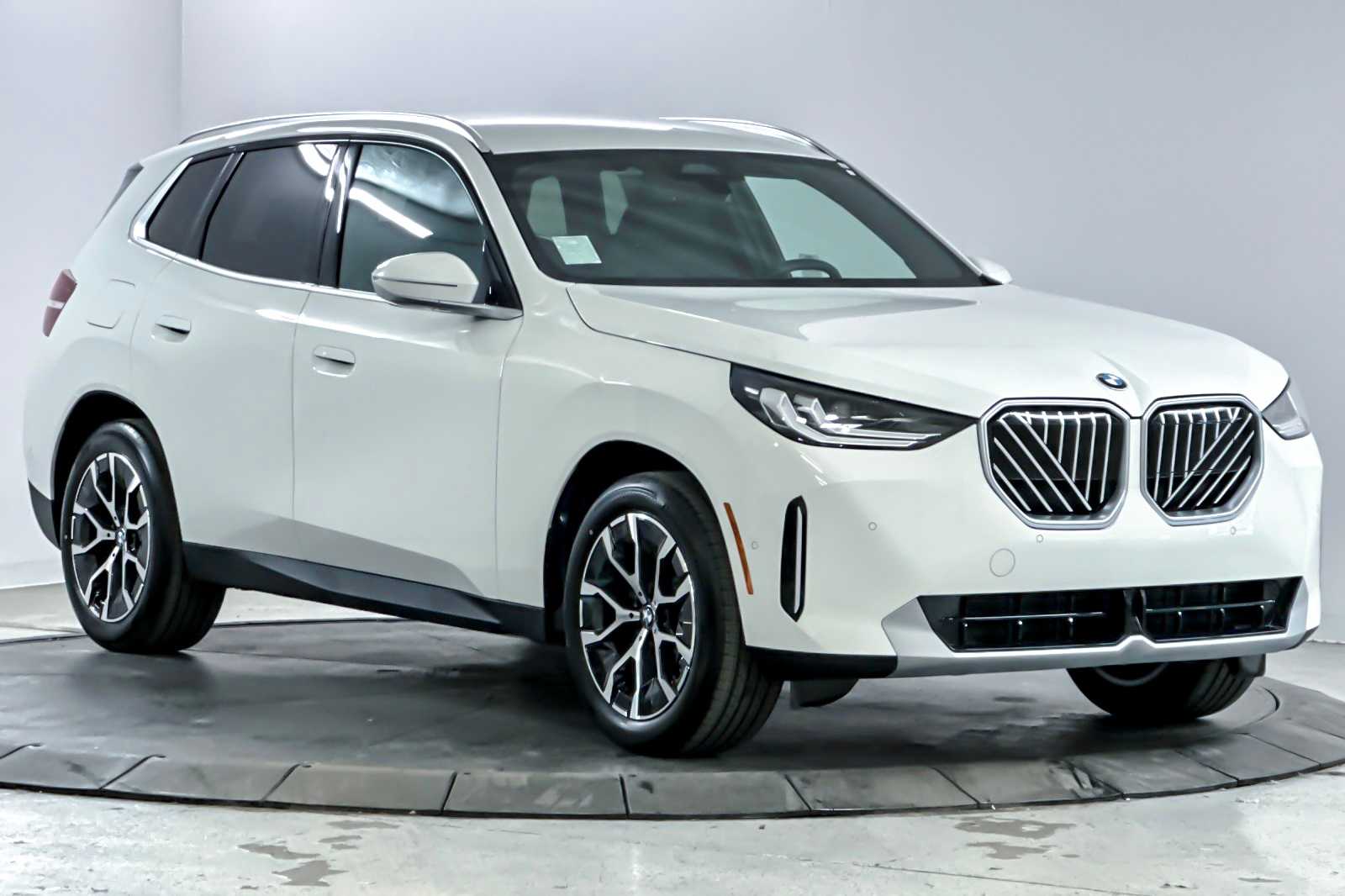 Thumbnail: 2026 BMW X3 - 9