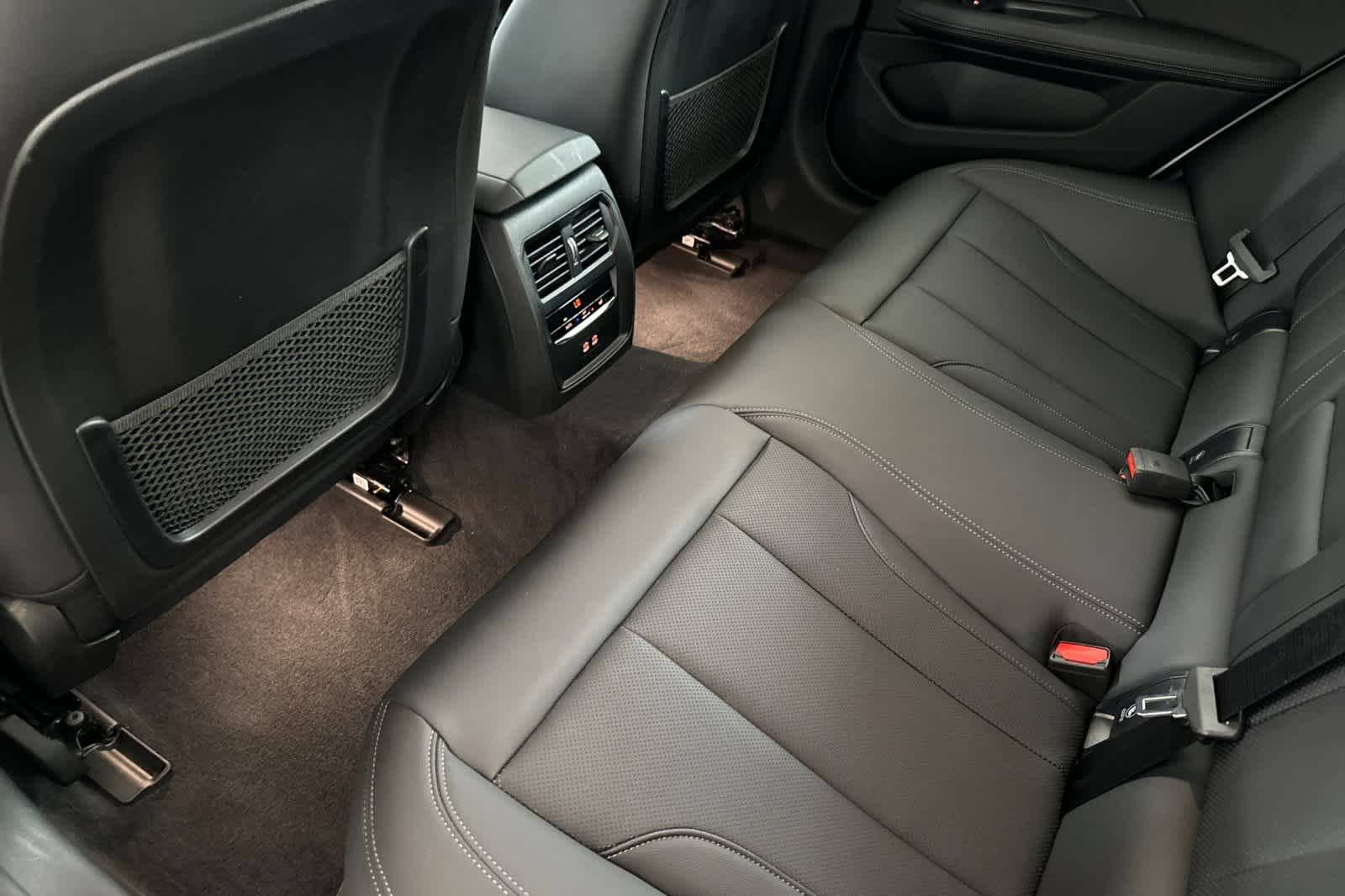 Thumbnail: 2023 BMW i4 - 4