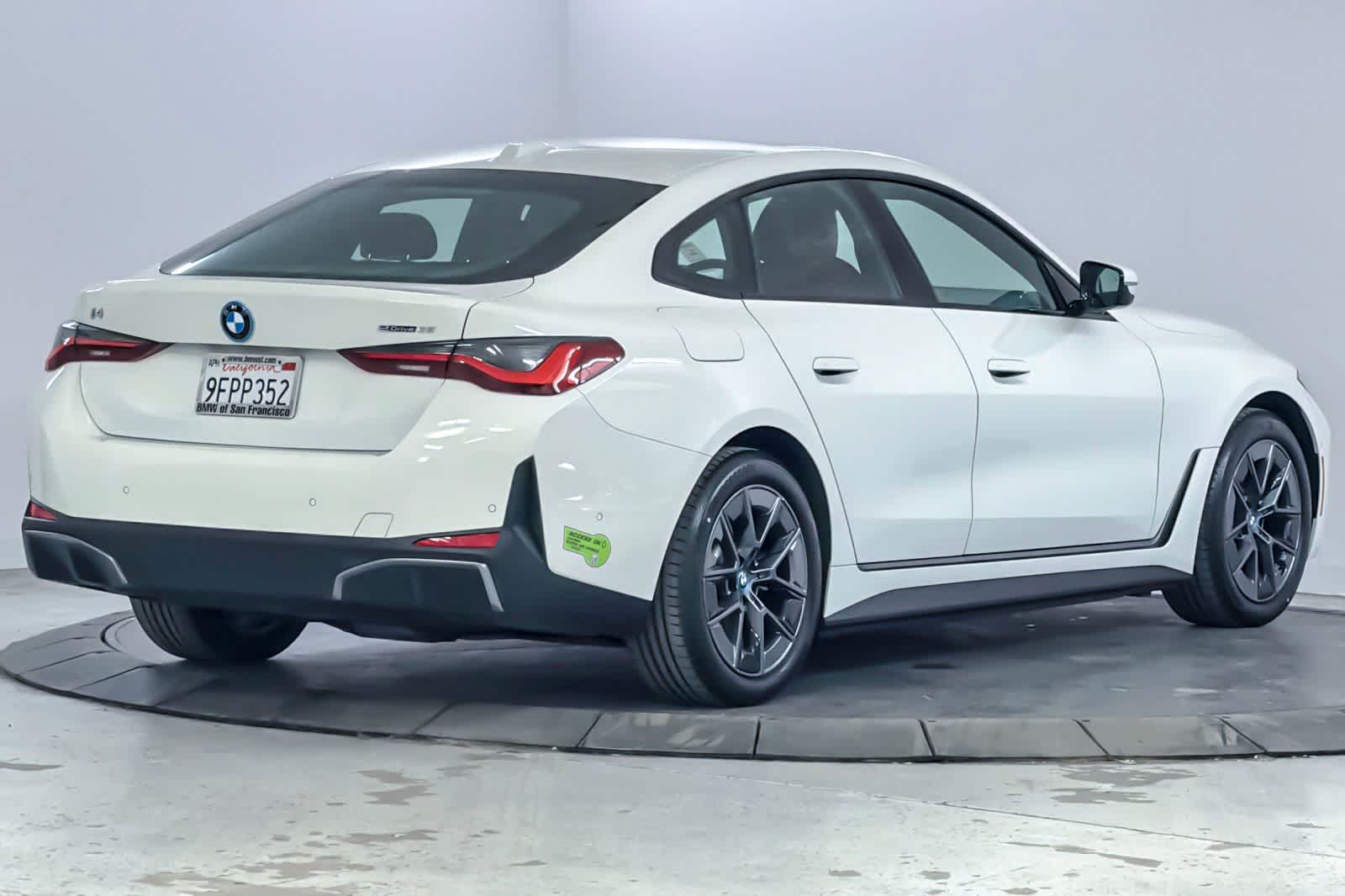 Thumbnail: 2023 BMW i4 - 2