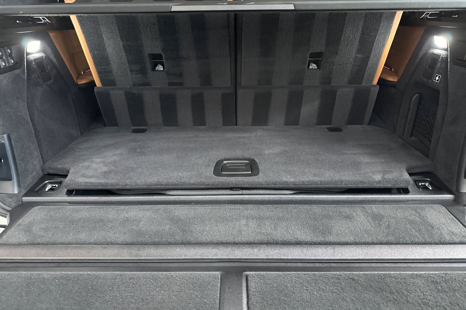 Thumbnail: 2026 BMW X7 - 15