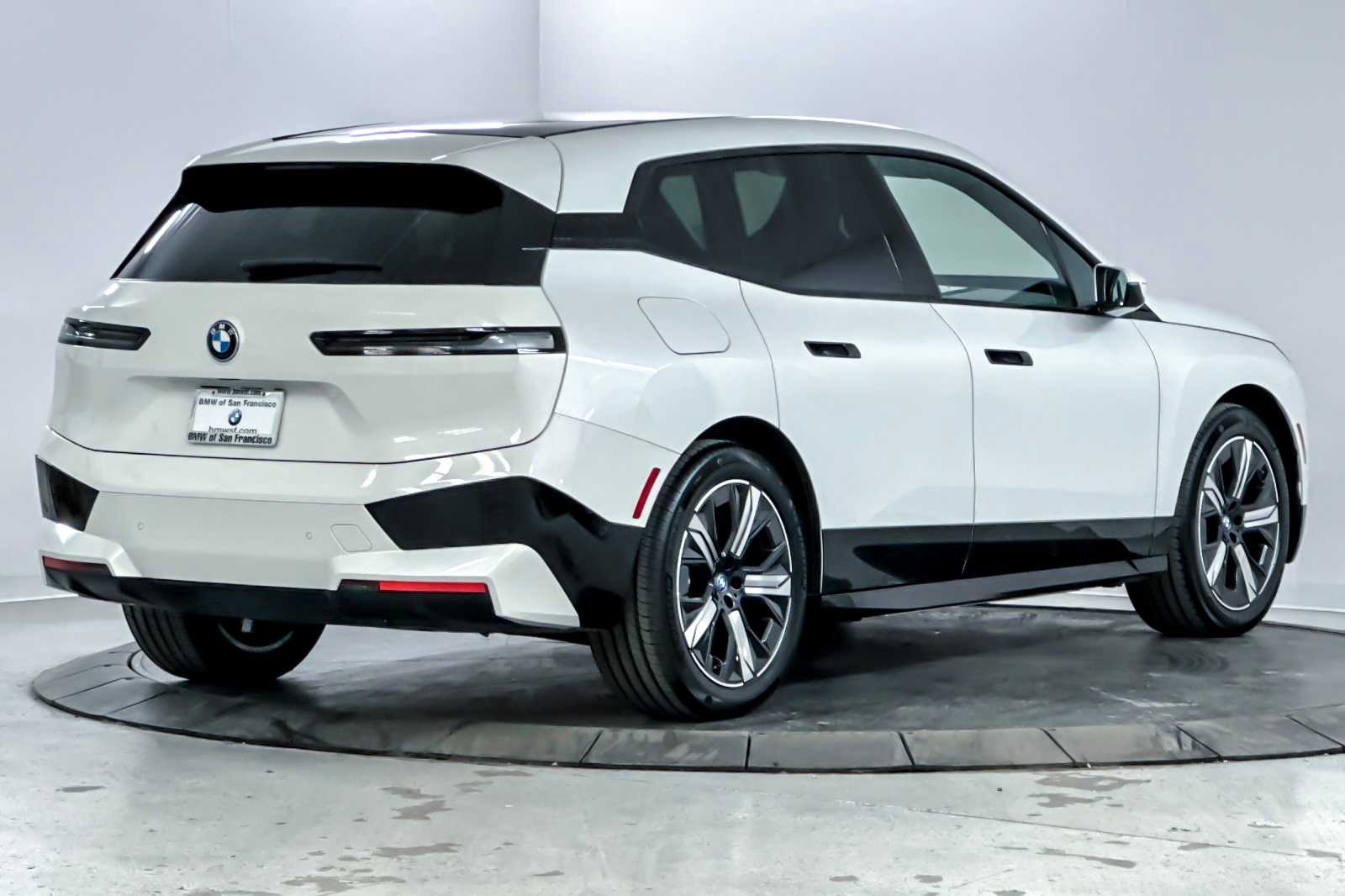Thumbnail: 2022 BMW iX - 2