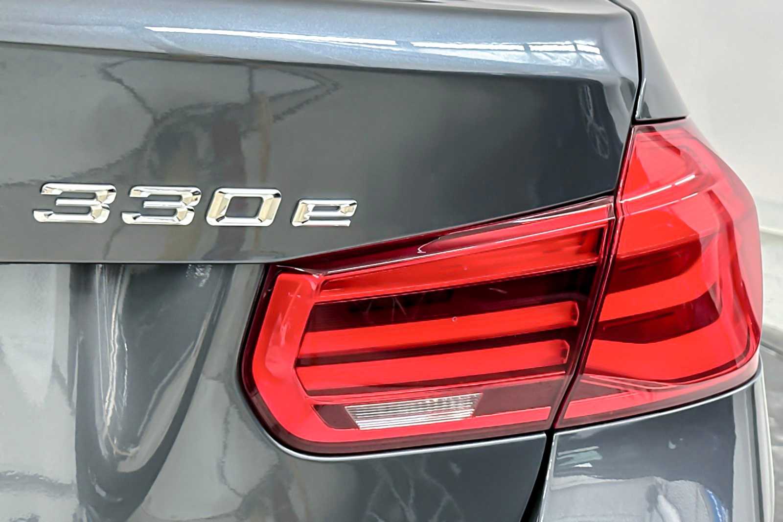 Thumbnail: 2017 BMW 3 Series - 27