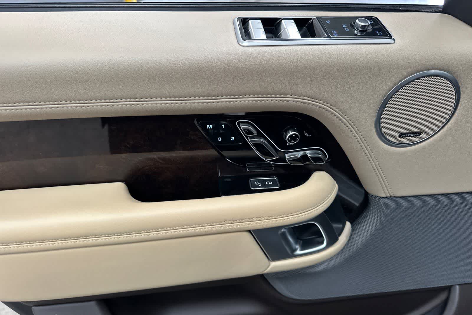 Thumbnail: 2020 Land Rover Range Rover - 12