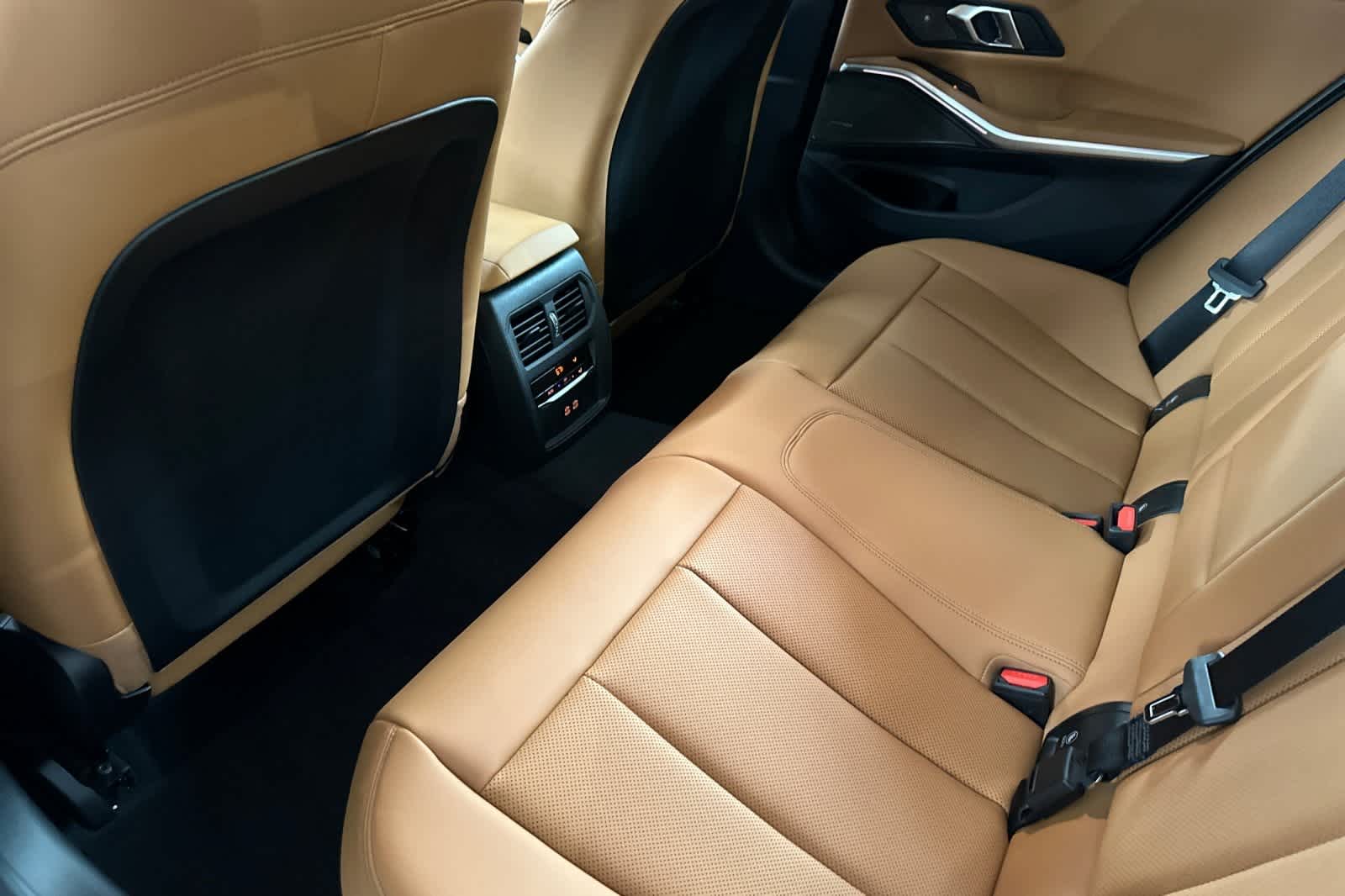 Thumbnail: 2026 BMW 3 Series - 4