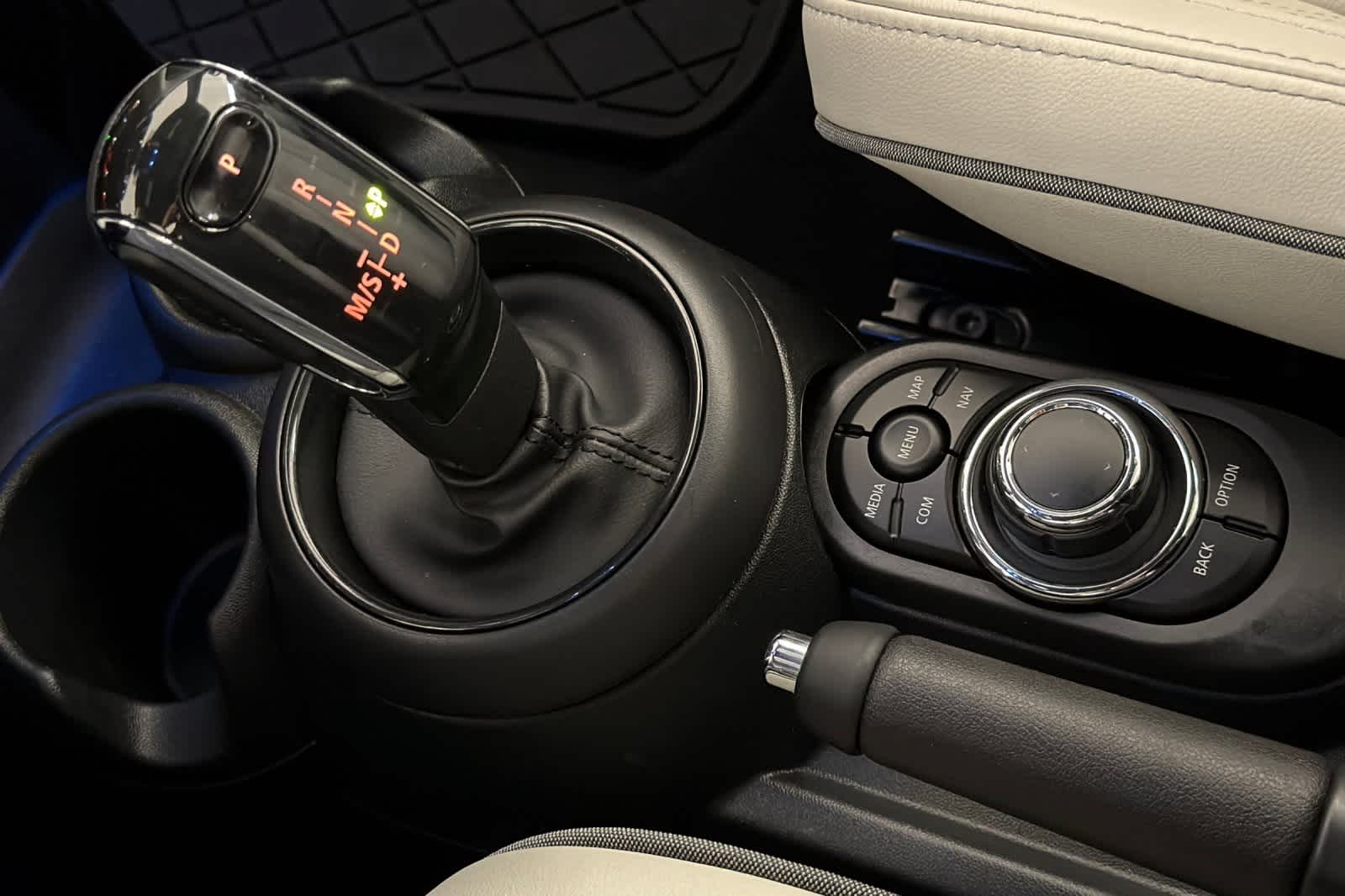 Thumbnail: 2023 MINI Cooper Convertible - 23