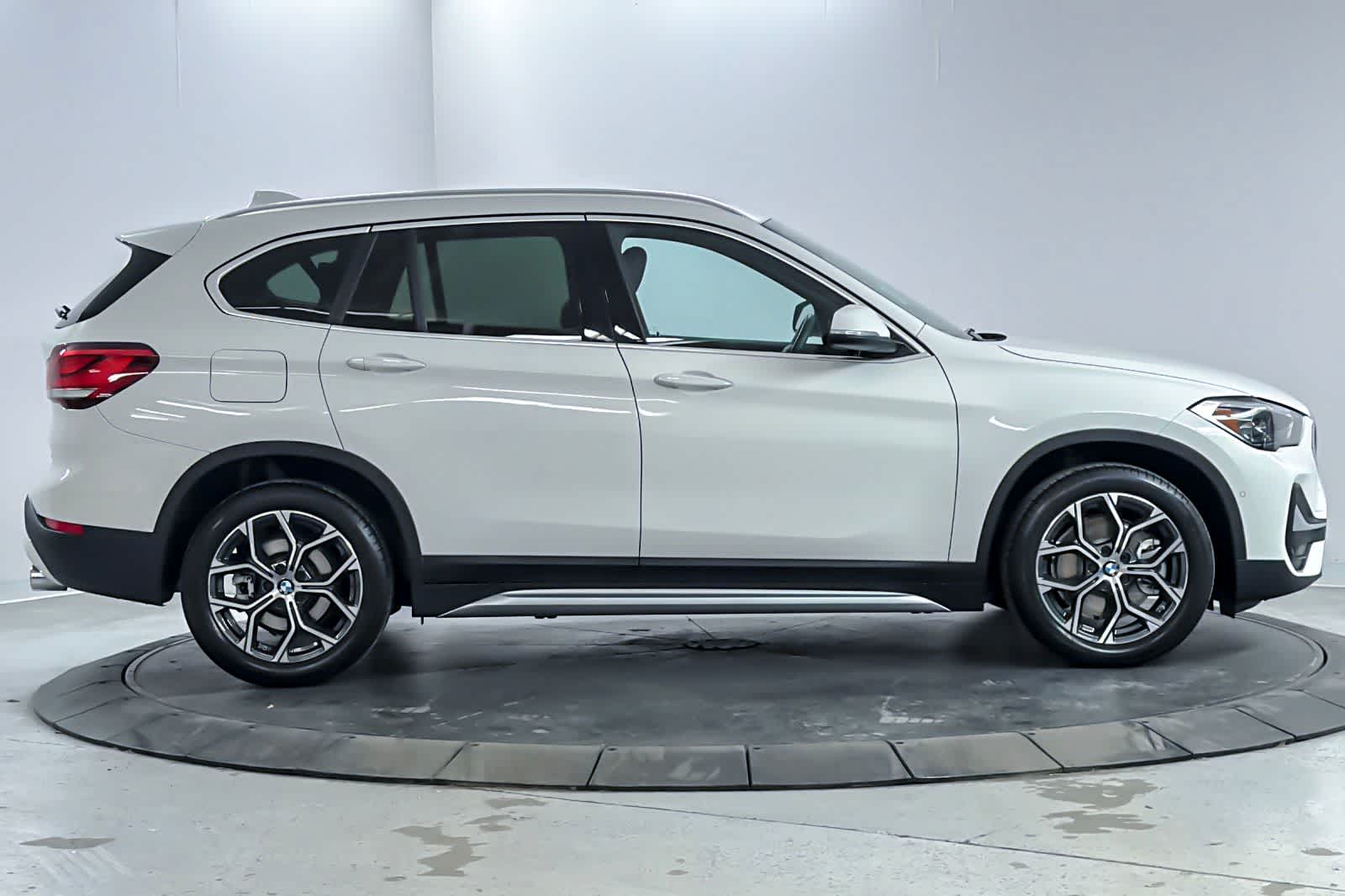 Thumbnail: 2021 BMW X1 - 8