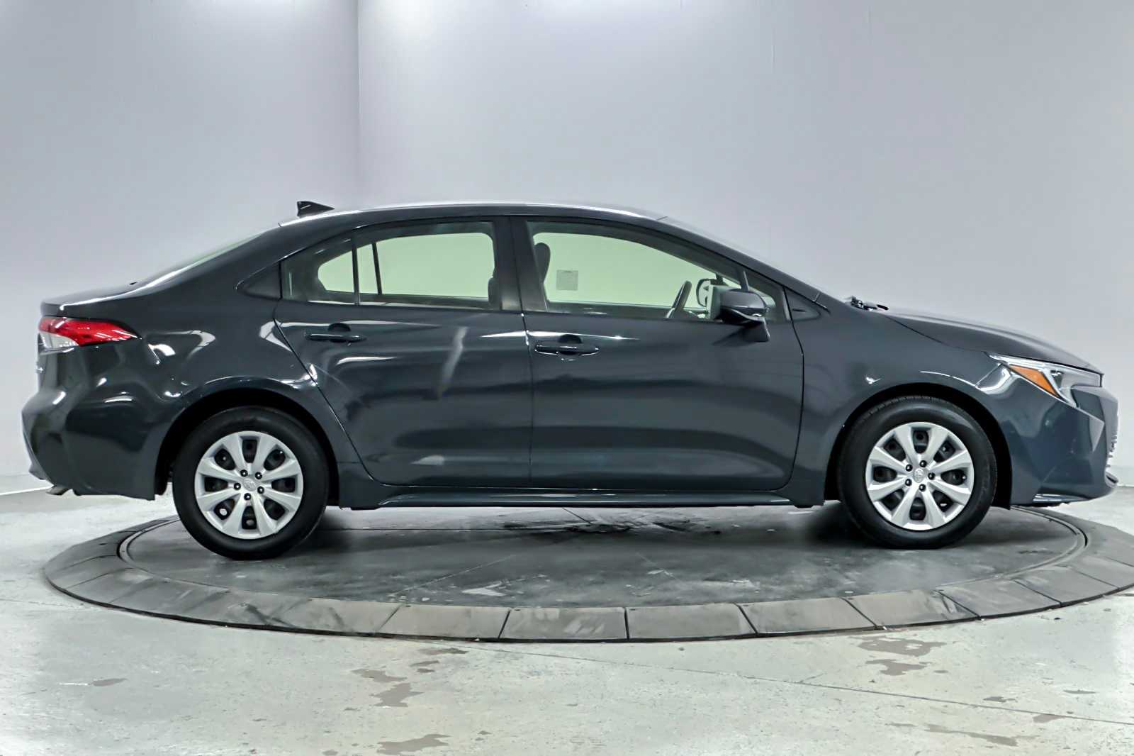 Thumbnail: 2023 Toyota Corolla - 8