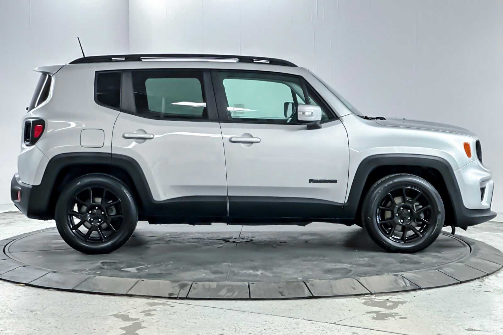 Thumbnail: 2020 Jeep Renegade - 8