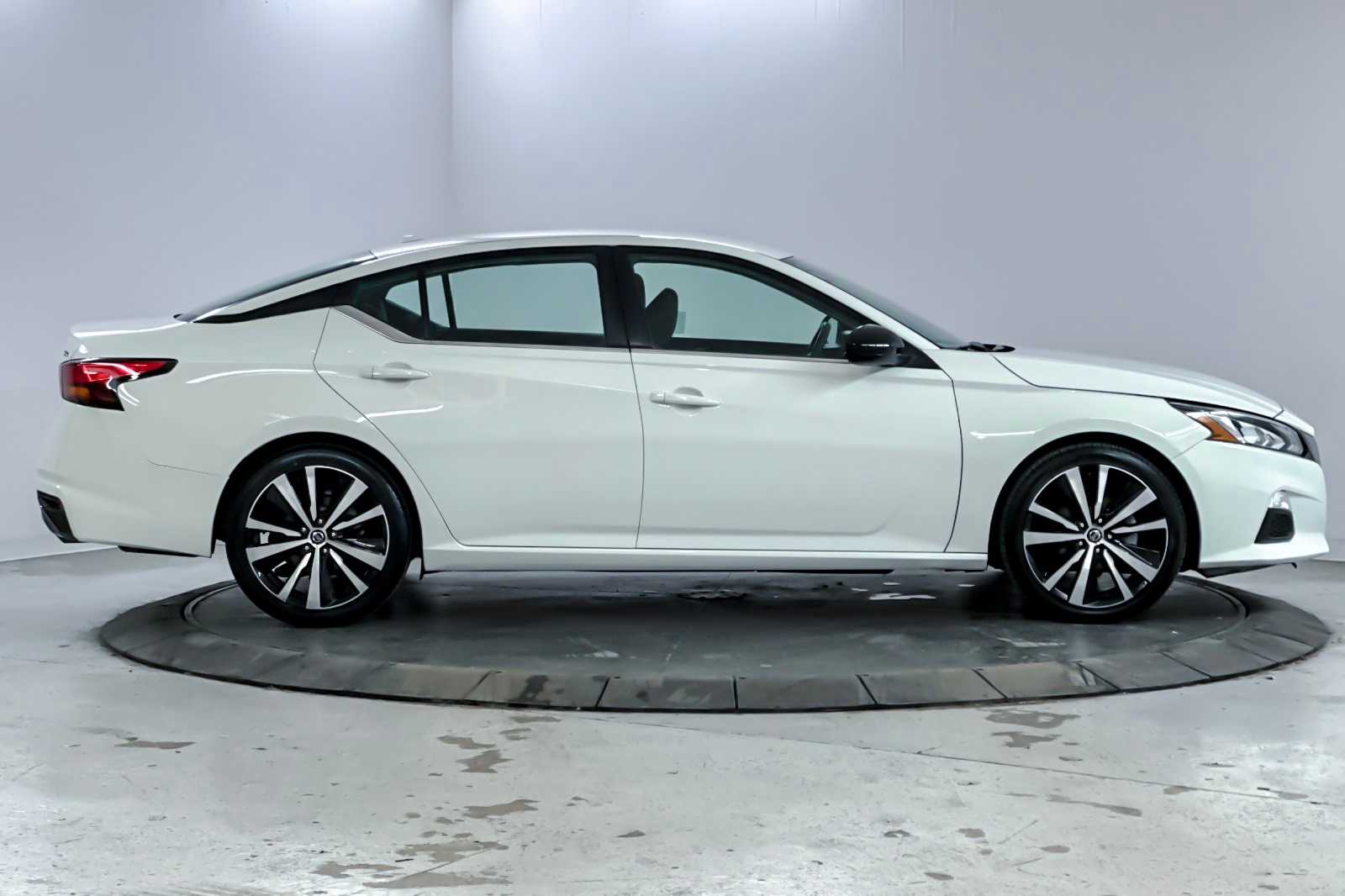 Thumbnail: 2022 Nissan Altima - 8