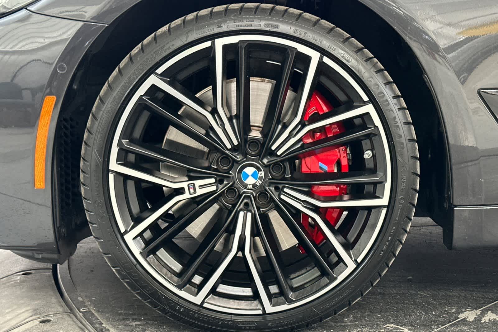 Thumbnail: 2023 BMW 5 Series - 26