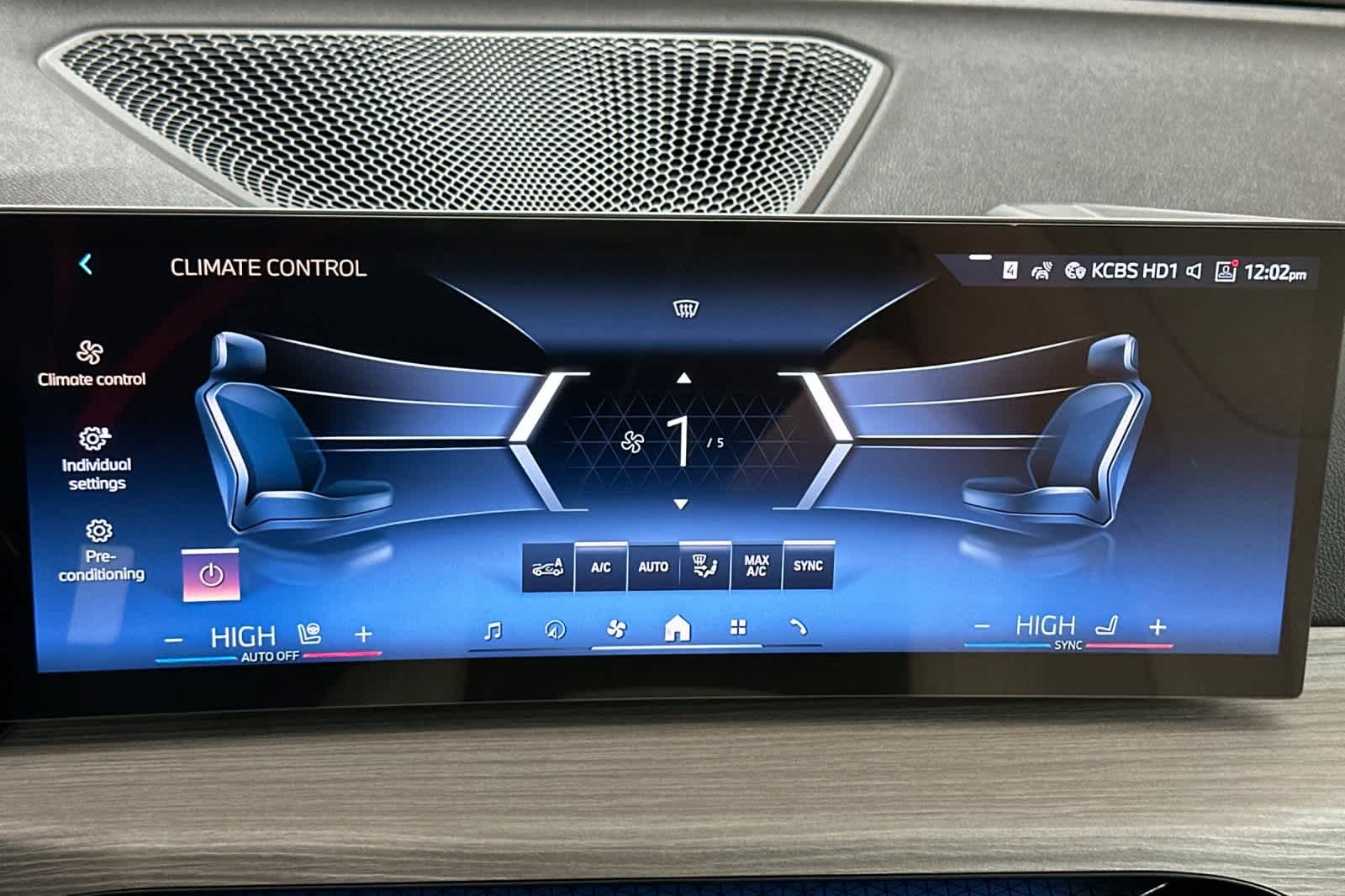 Thumbnail: 2025 BMW i4 - 20