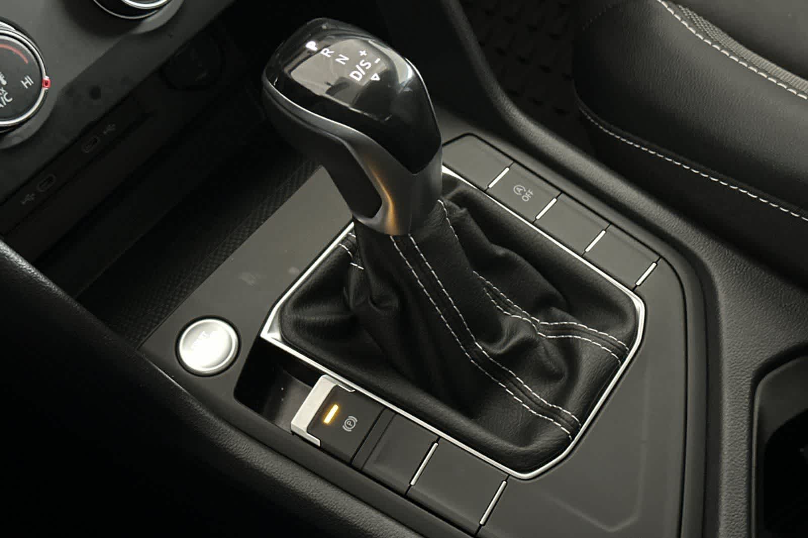 Thumbnail: 2022 Volkswagen Taos - 21