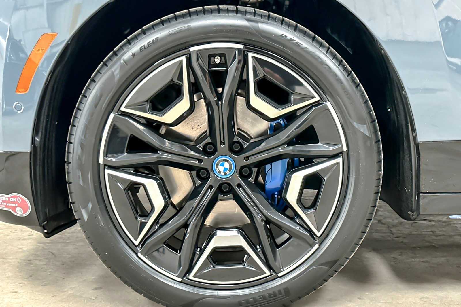 Thumbnail: 2023 BMW iX - 27