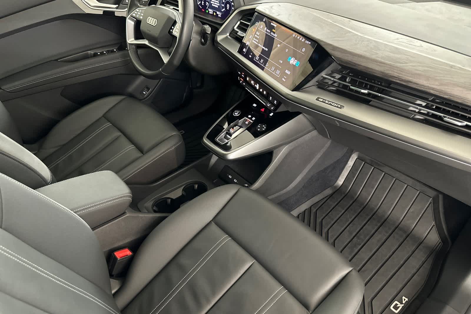 Thumbnail: 2024 Audi Q4 e-tron - 16