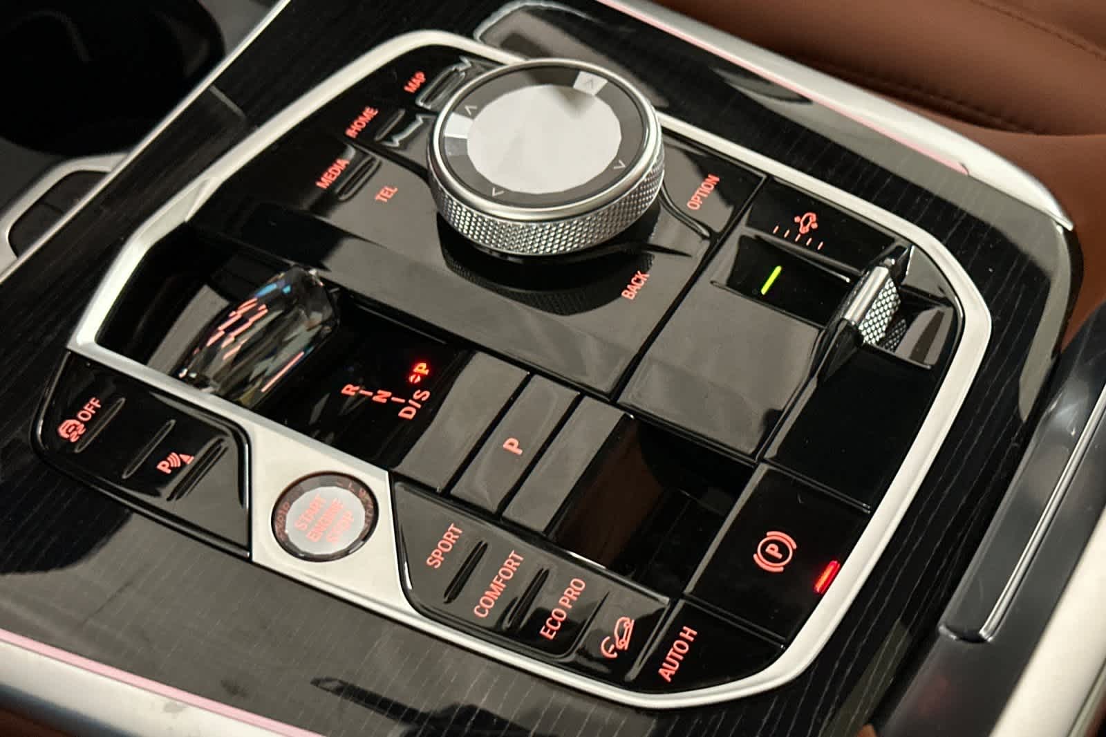 Thumbnail: 2026 BMW X7 - 22