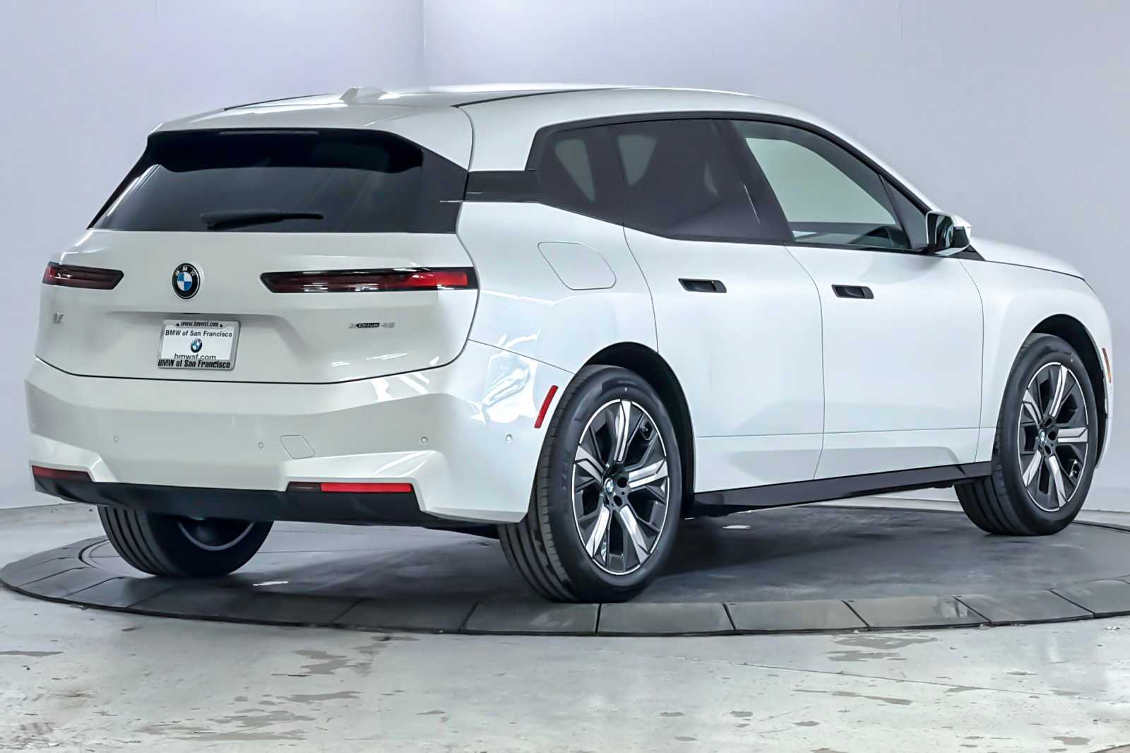 Thumbnail: 2026 BMW iX - 2