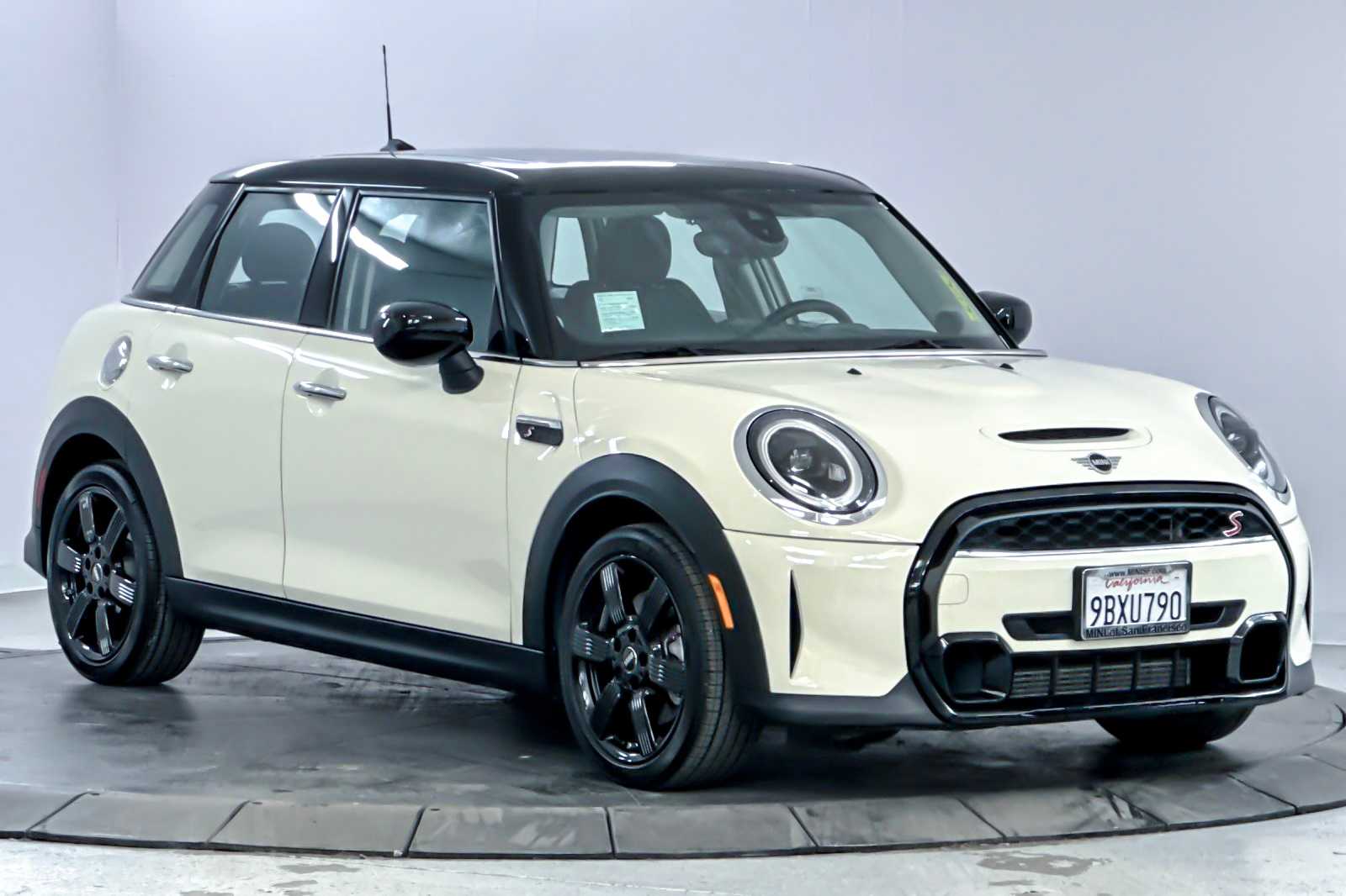 Thumbnail: 2023 MINI Cooper Hardtop - 9