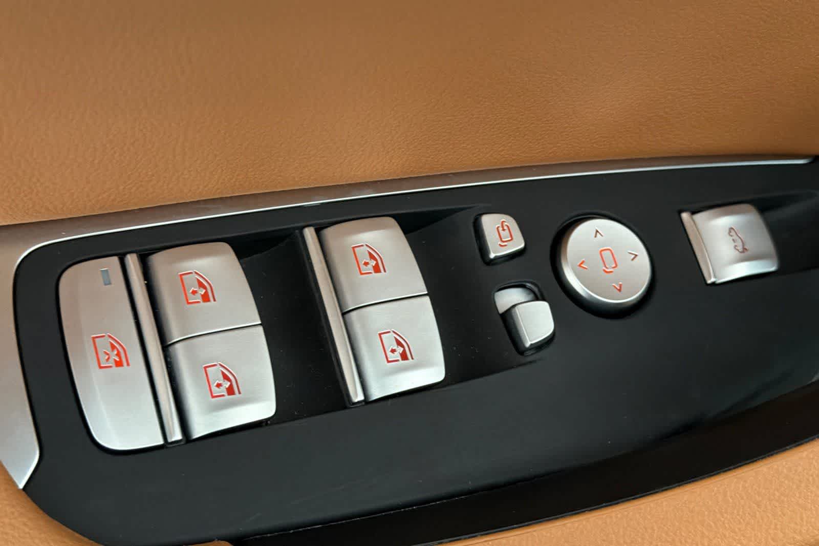 Thumbnail: 2023 BMW X4 - 13