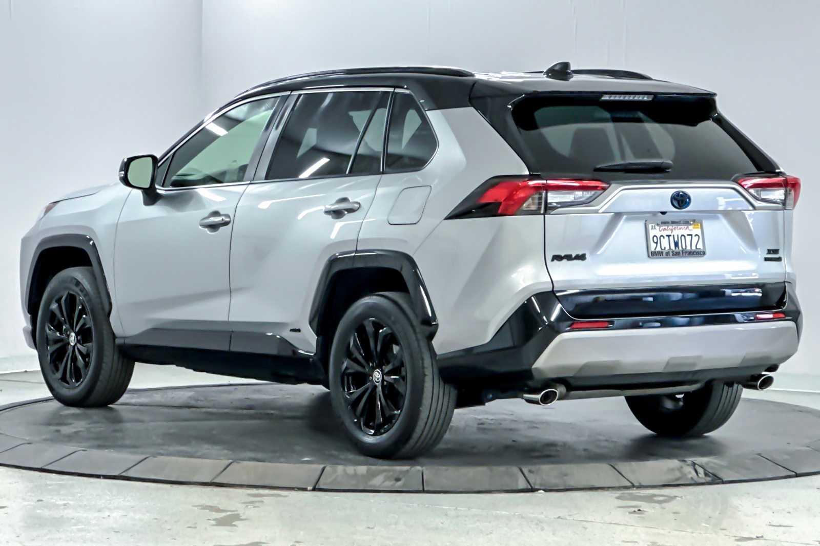 Thumbnail: 2022 Toyota RAV4 - 6