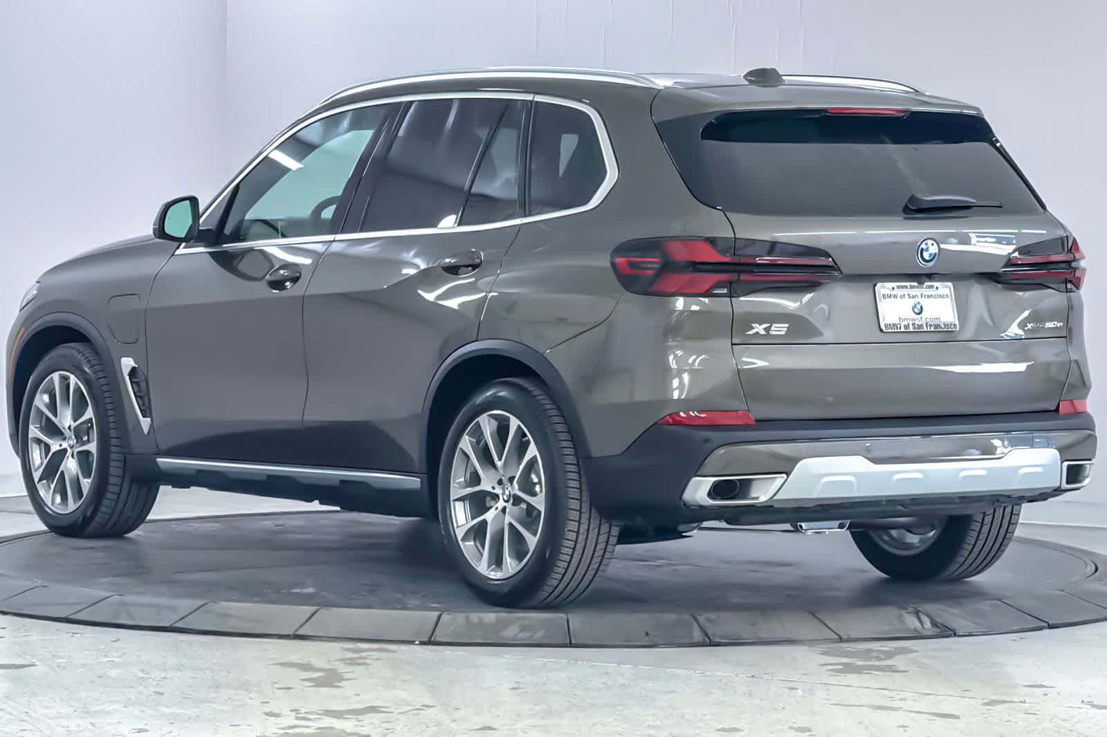 Thumbnail: 2026 BMW X5 - 6