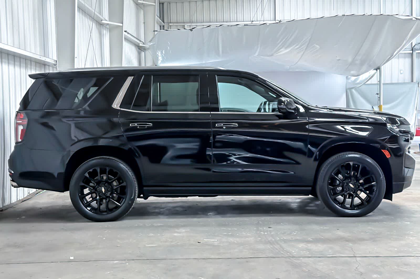 Thumbnail: 2022 Chevrolet Tahoe - 8