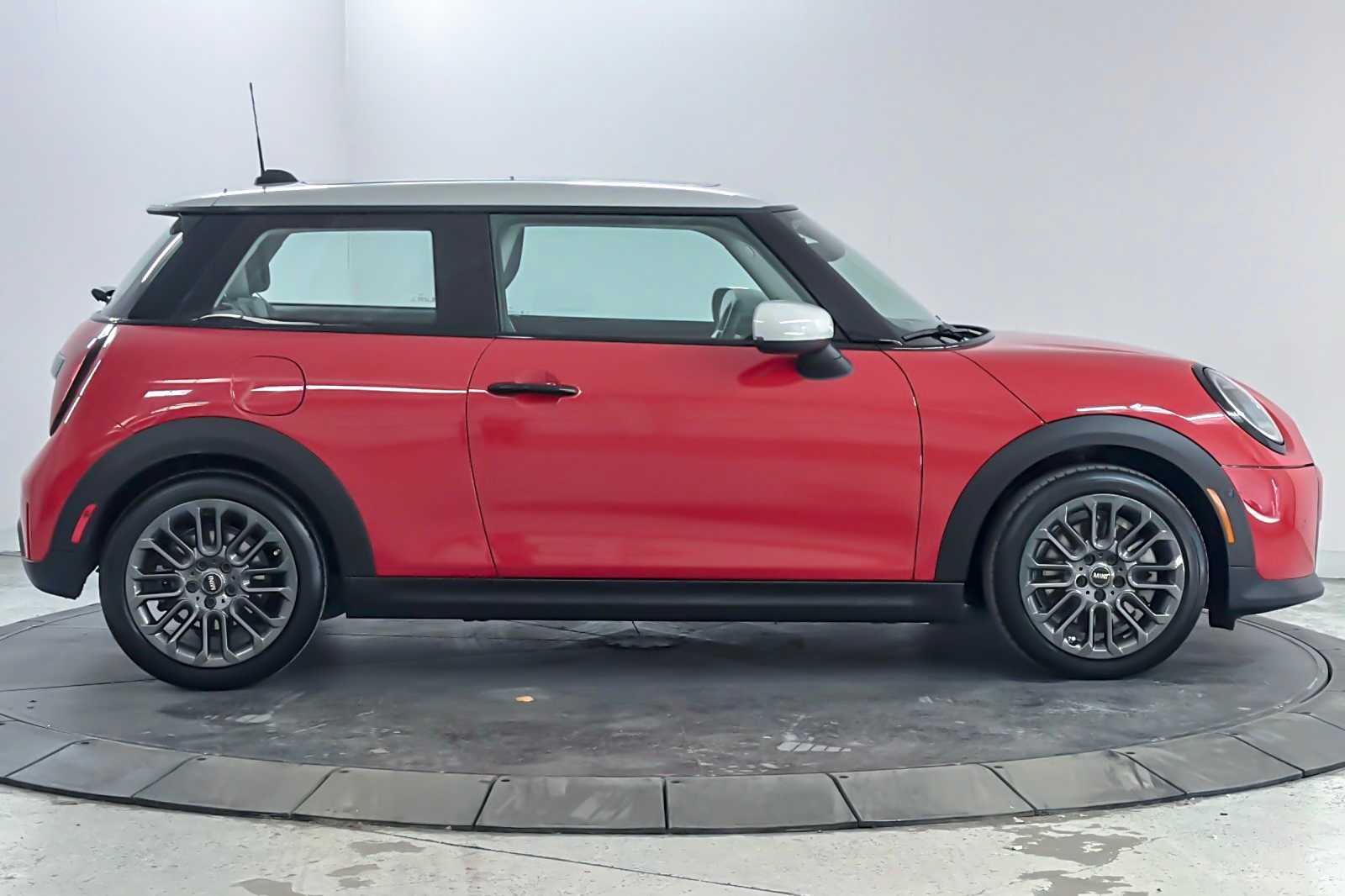 Thumbnail: 2025 MINI Cooper Hardtop - 8