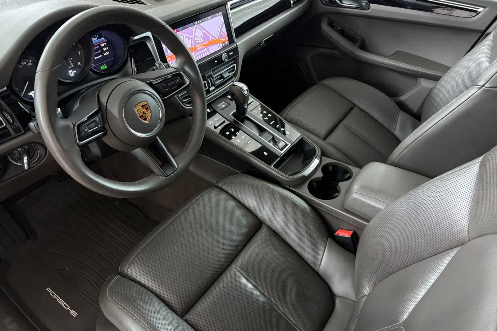 Thumbnail: 2022 Porsche Macan - 11