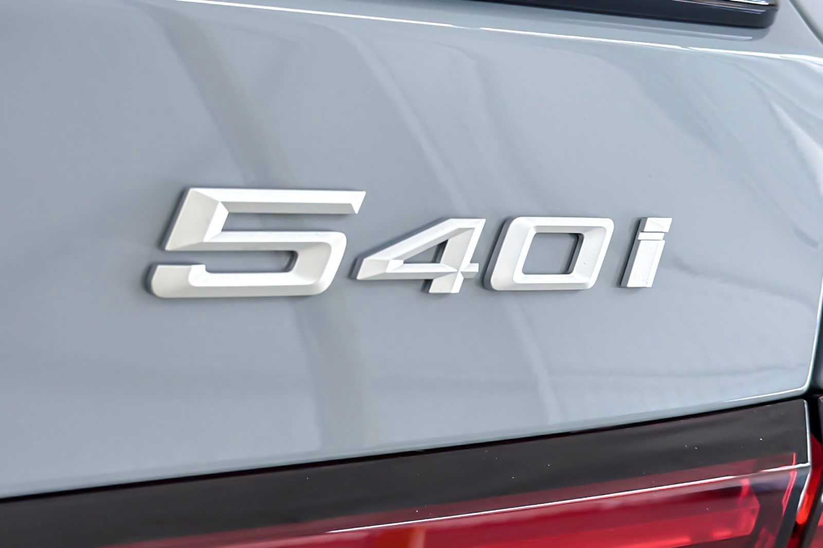 Thumbnail: 2026 BMW 5 Series - 25