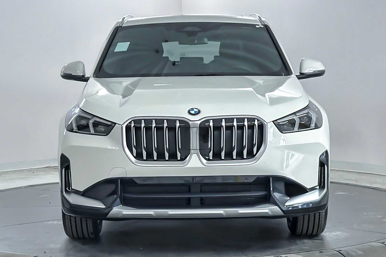 Thumbnail: 2026 BMW X1 - 10