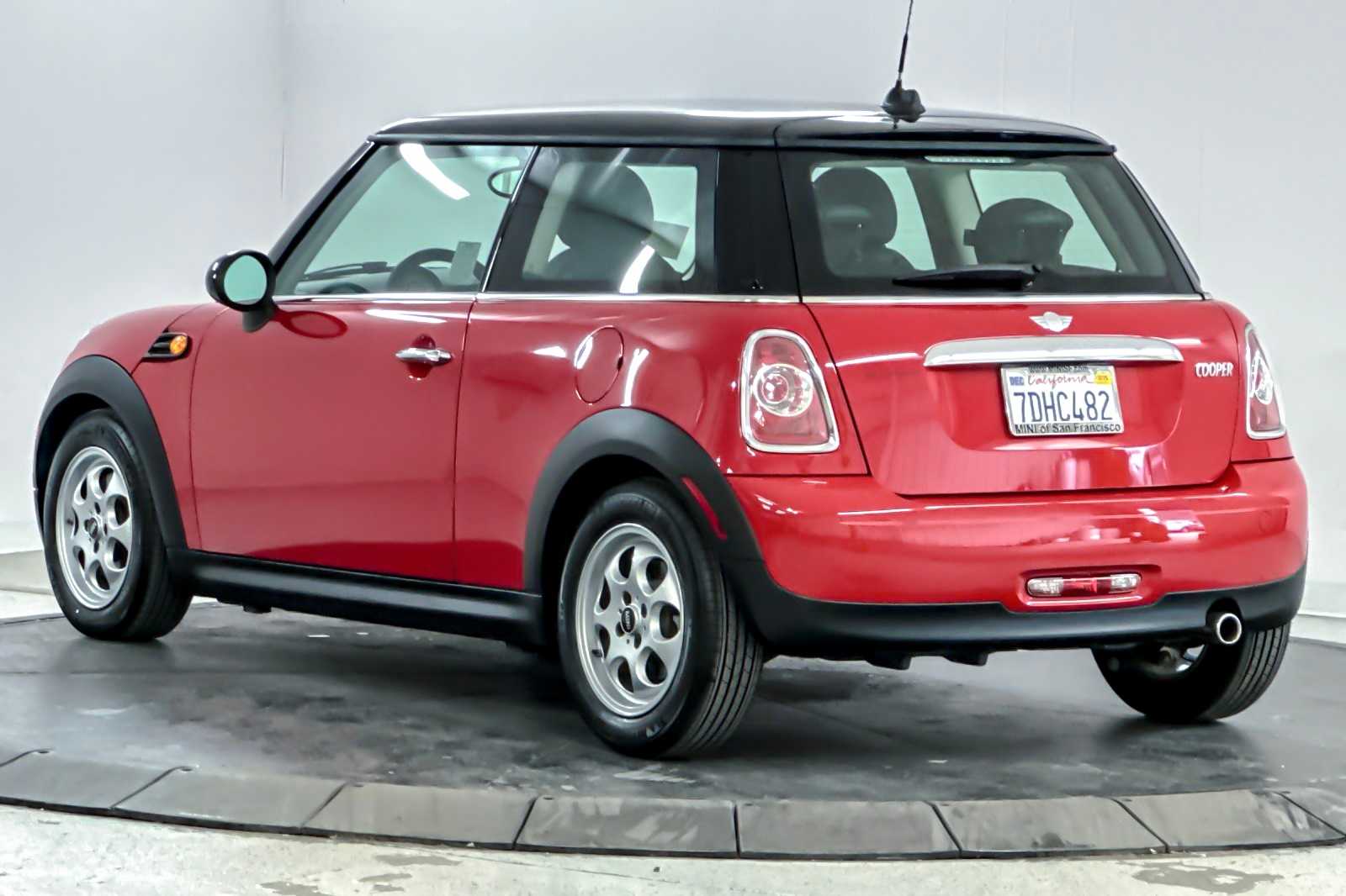 Thumbnail: 2013 MINI Cooper Hardtop - 6