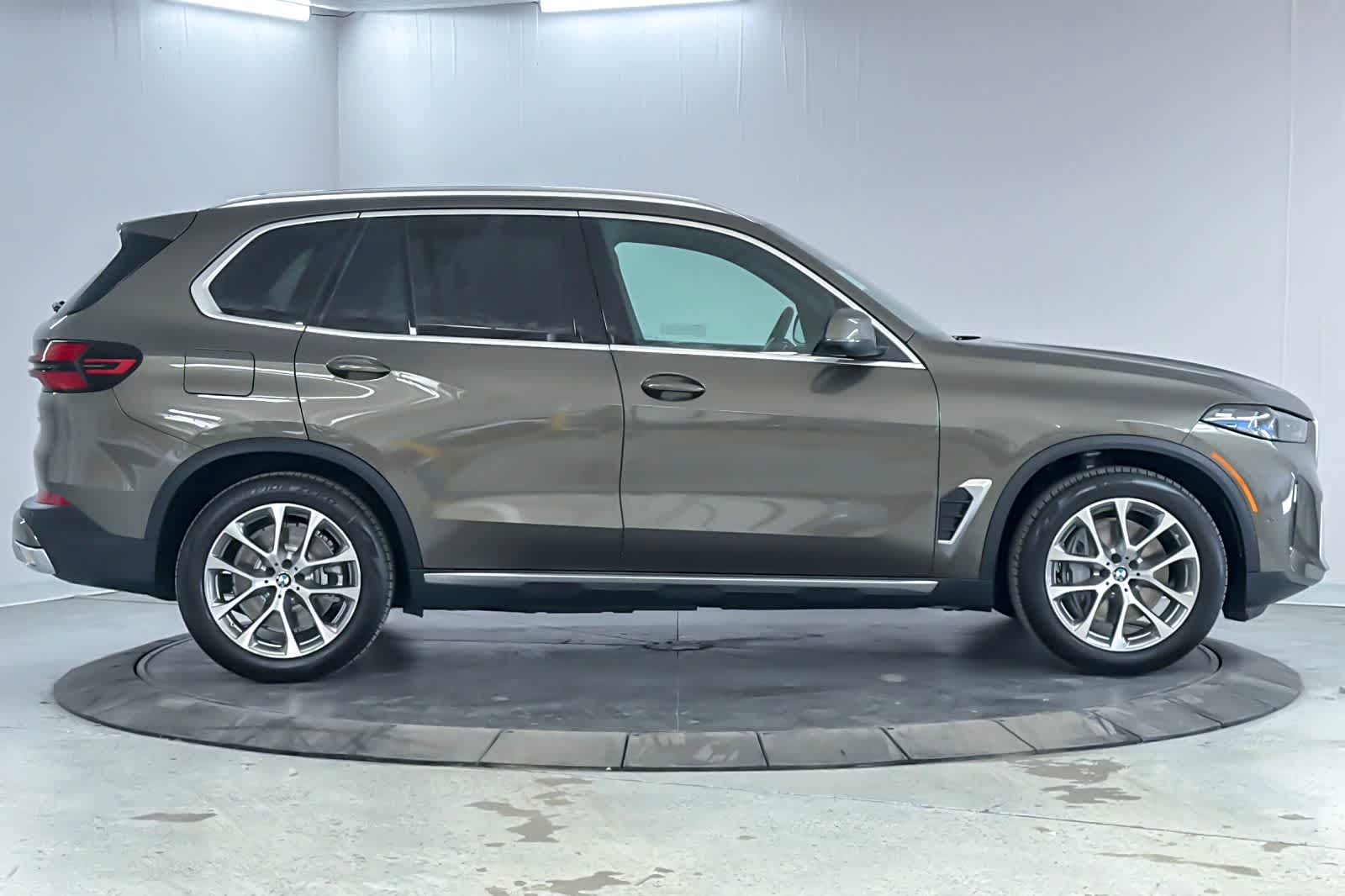 Thumbnail: 2026 BMW X5 - 8