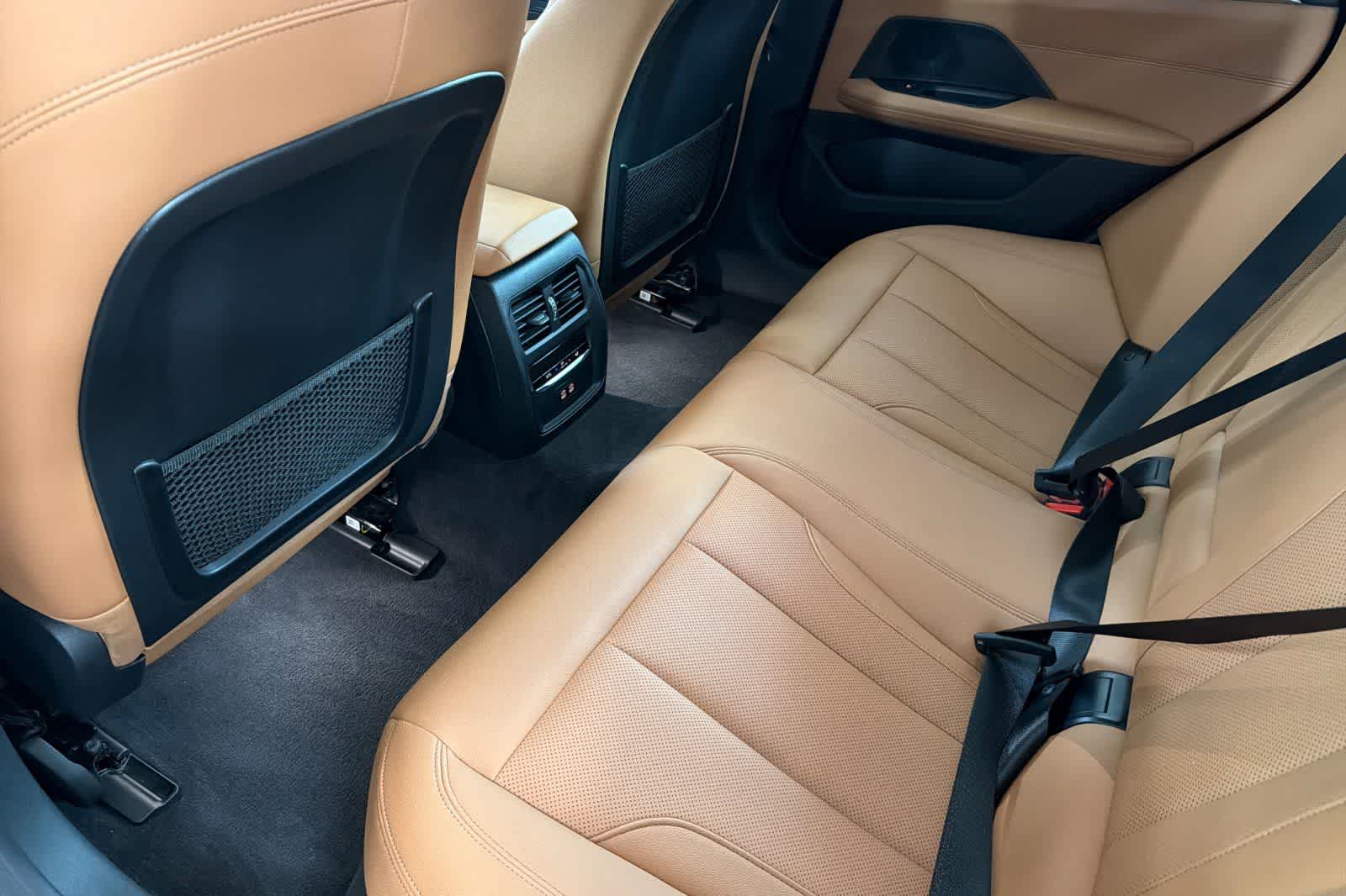 Thumbnail: 2023 BMW i4 - 4