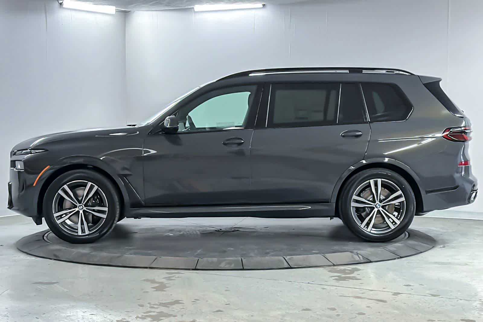 Thumbnail: 2027 BMW X7 - 5