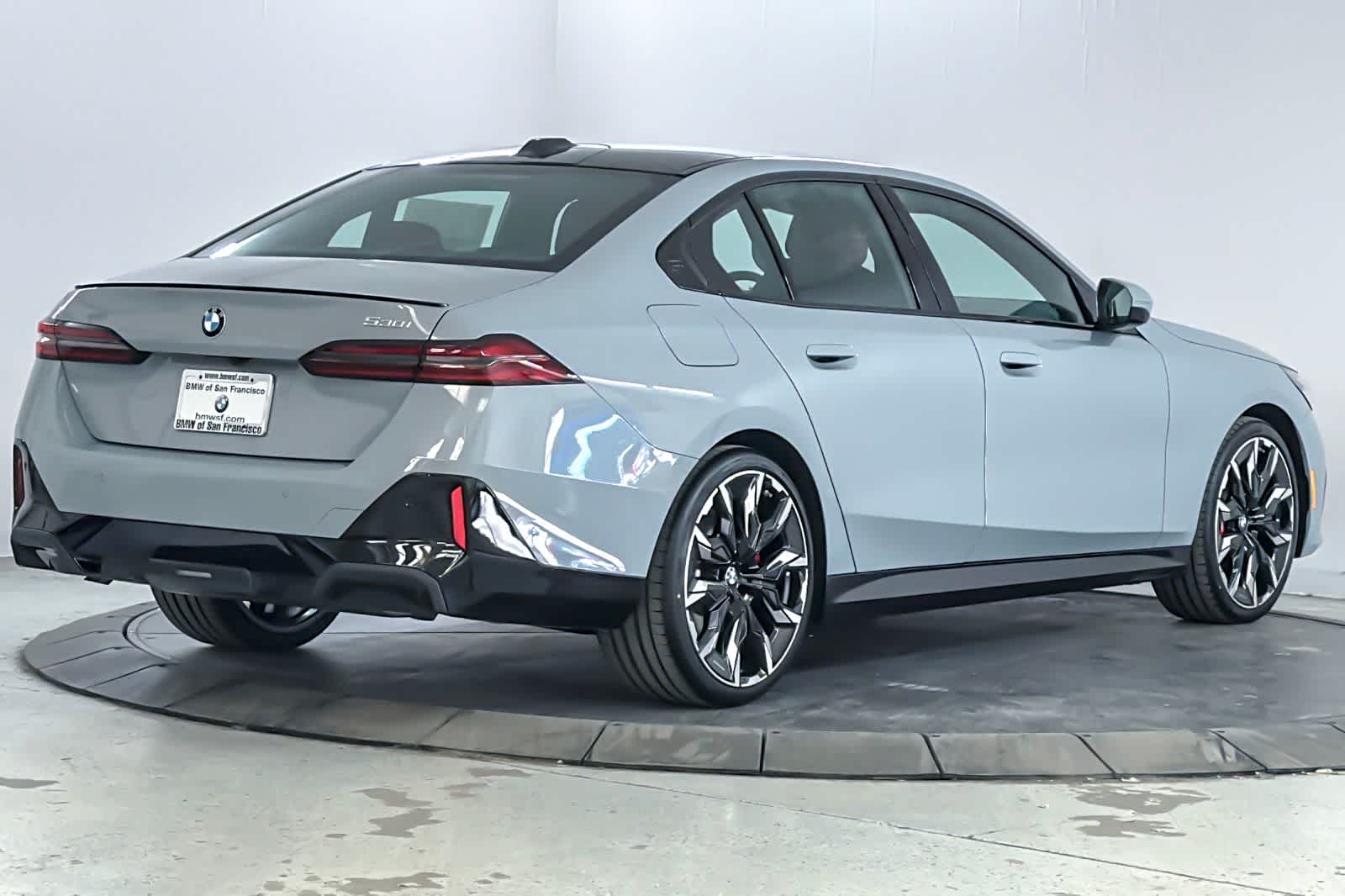 Thumbnail: 2026 BMW 5 Series - 2