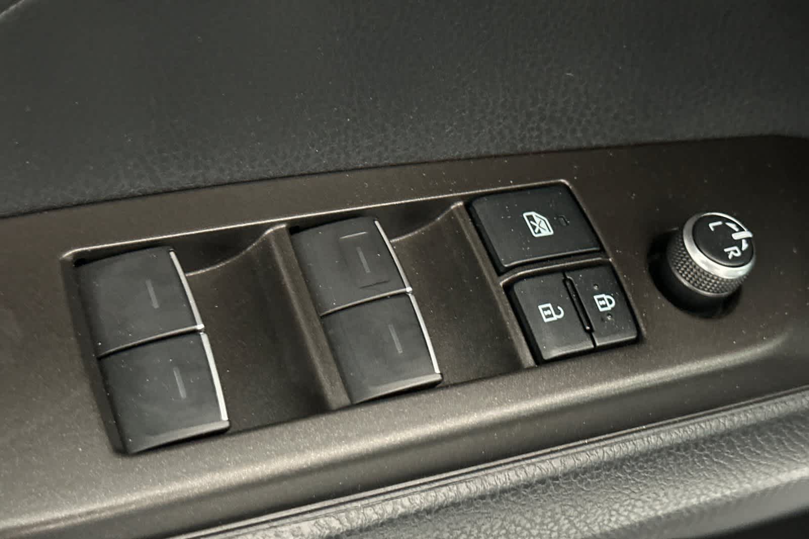 Thumbnail: 2022 Toyota Camry - 13