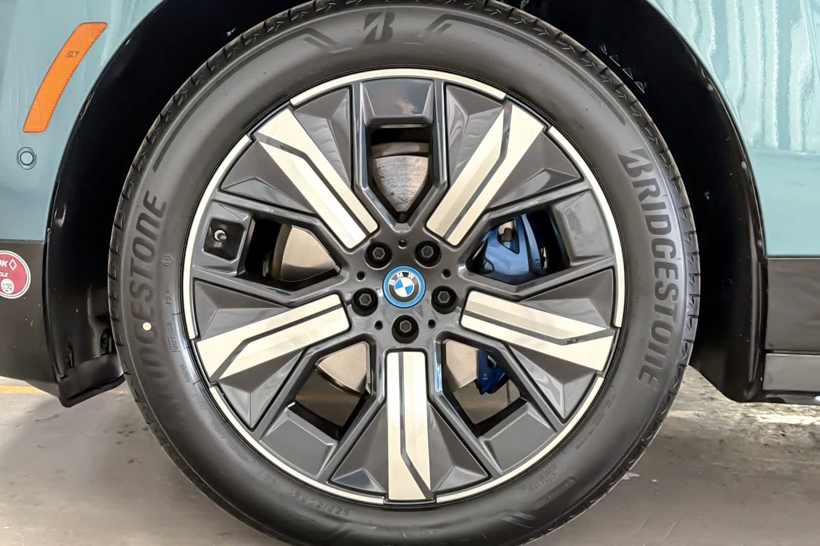 Thumbnail: 2023 BMW iX - 27