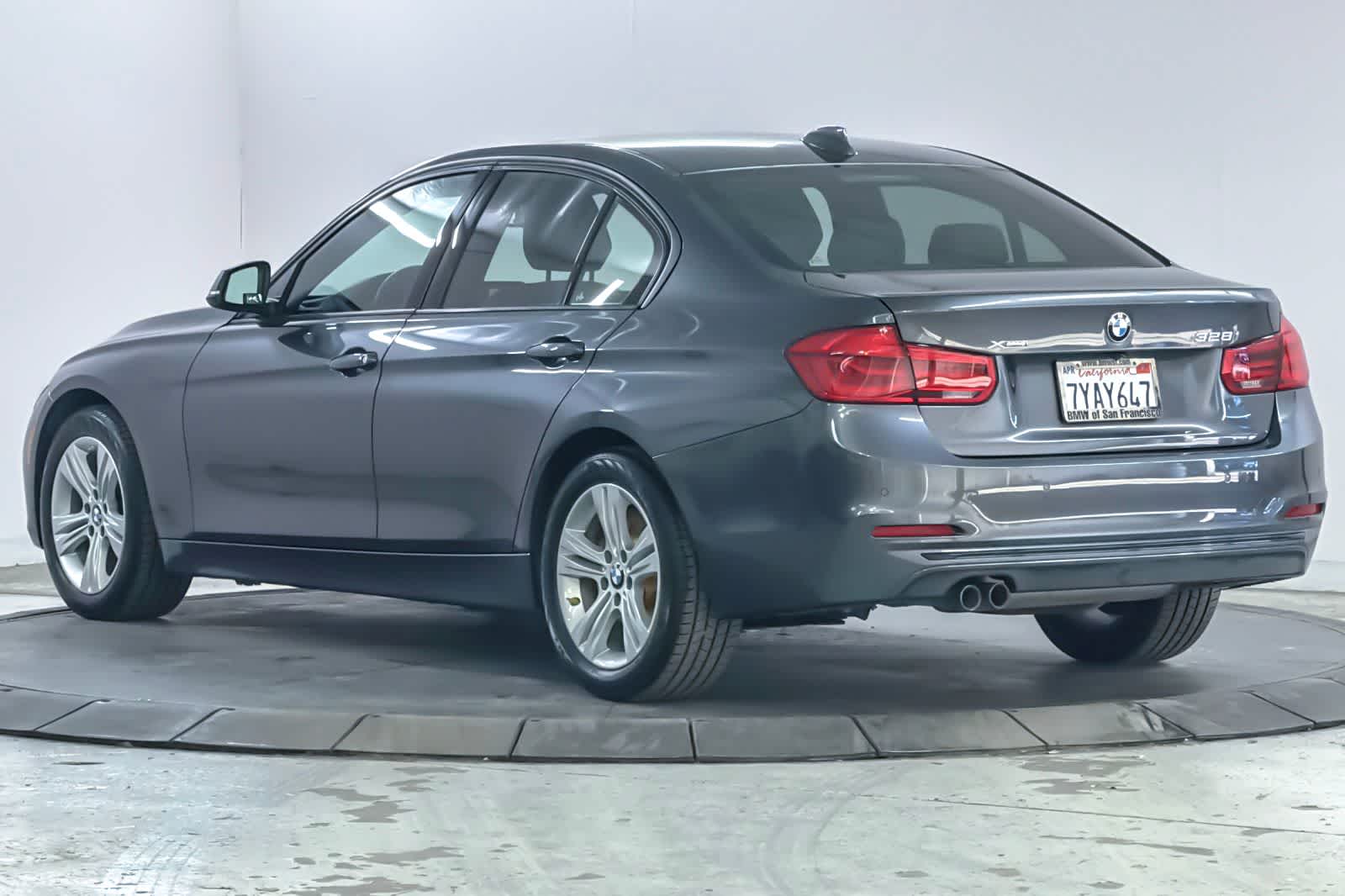 Thumbnail: 2016 BMW 3 Series - 6