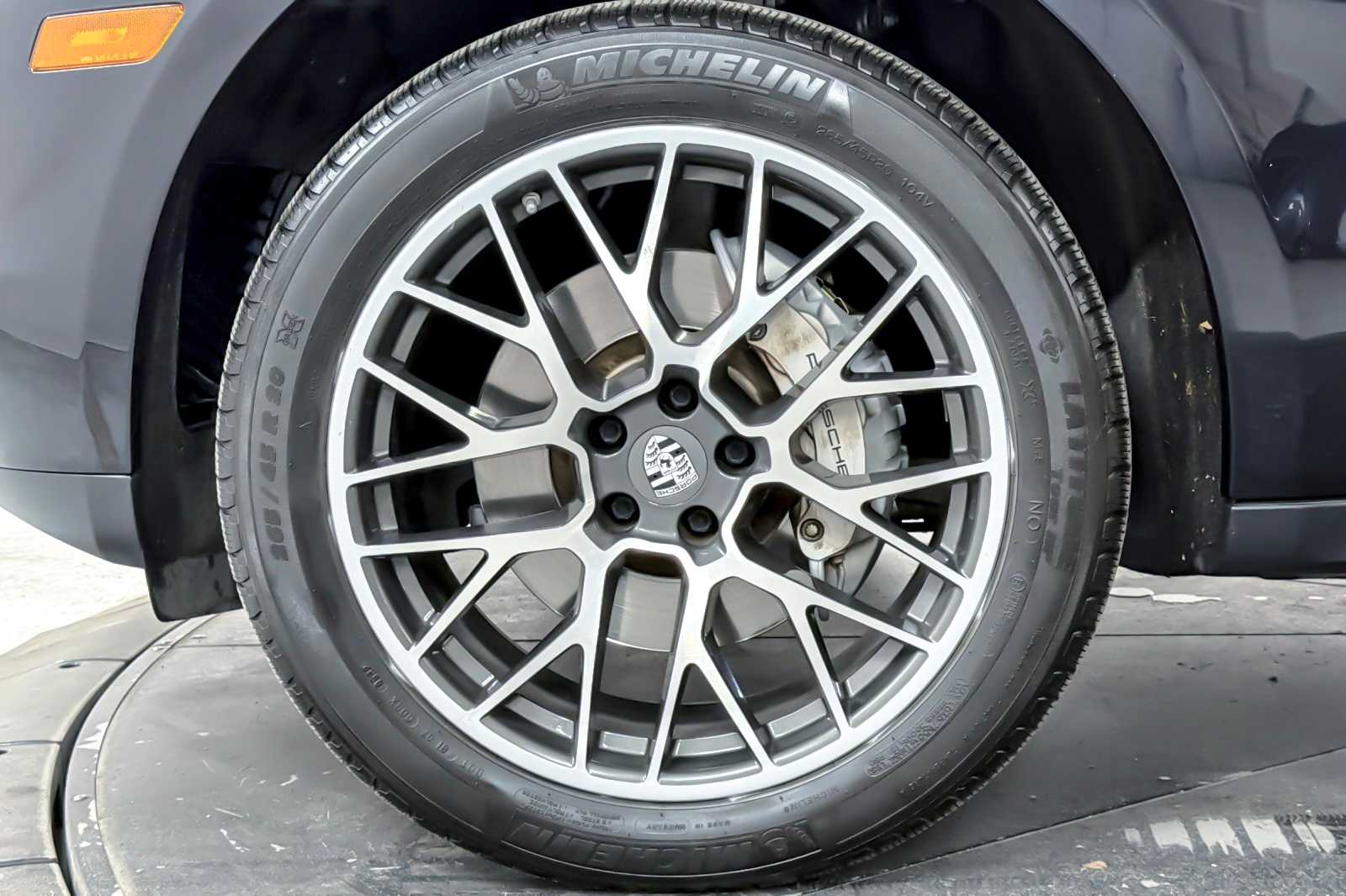 Thumbnail: 2017 Porsche Macan - 27